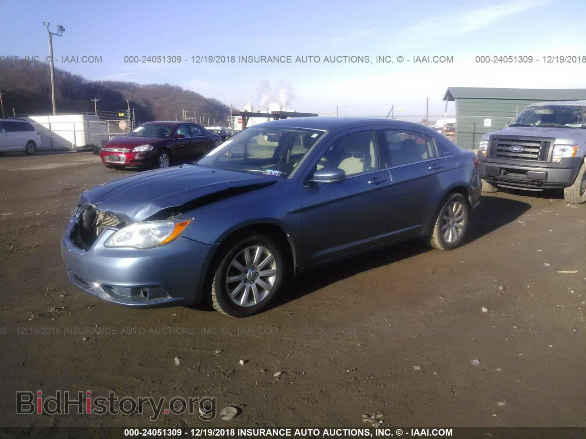 2011 CHRYSLER 200 - VIN: 1C3BC1FB0BN624275 - Фото 2