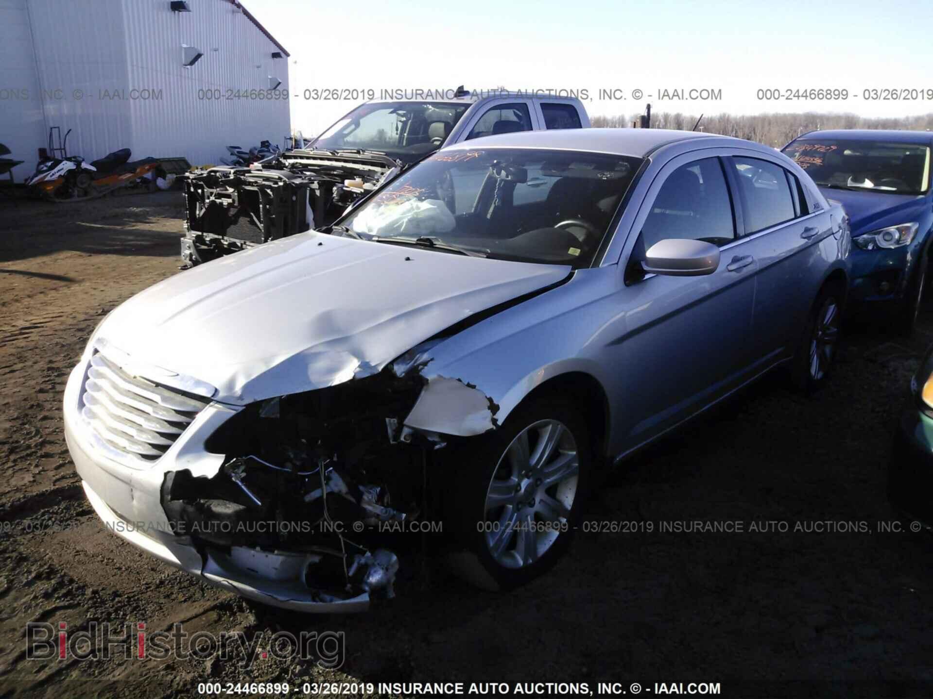 2012 CHRYSLER 200 - VIN: 1C3CCBBG3CN160914 - Фото 2