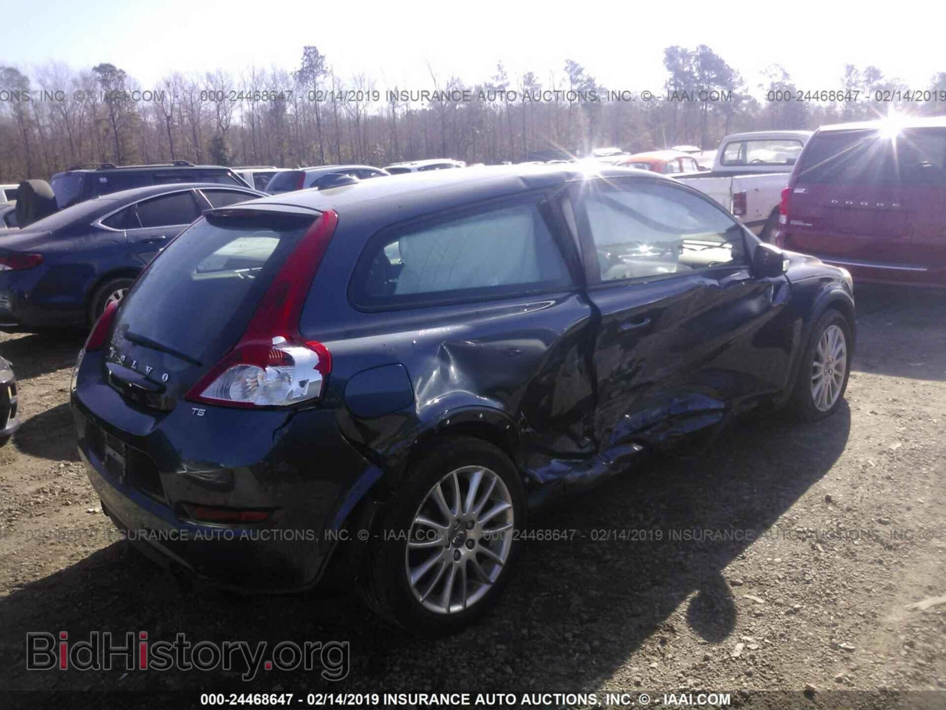 2011 VOLVO C30 - VIN: YV1672MK8B2212837 - Photo 4