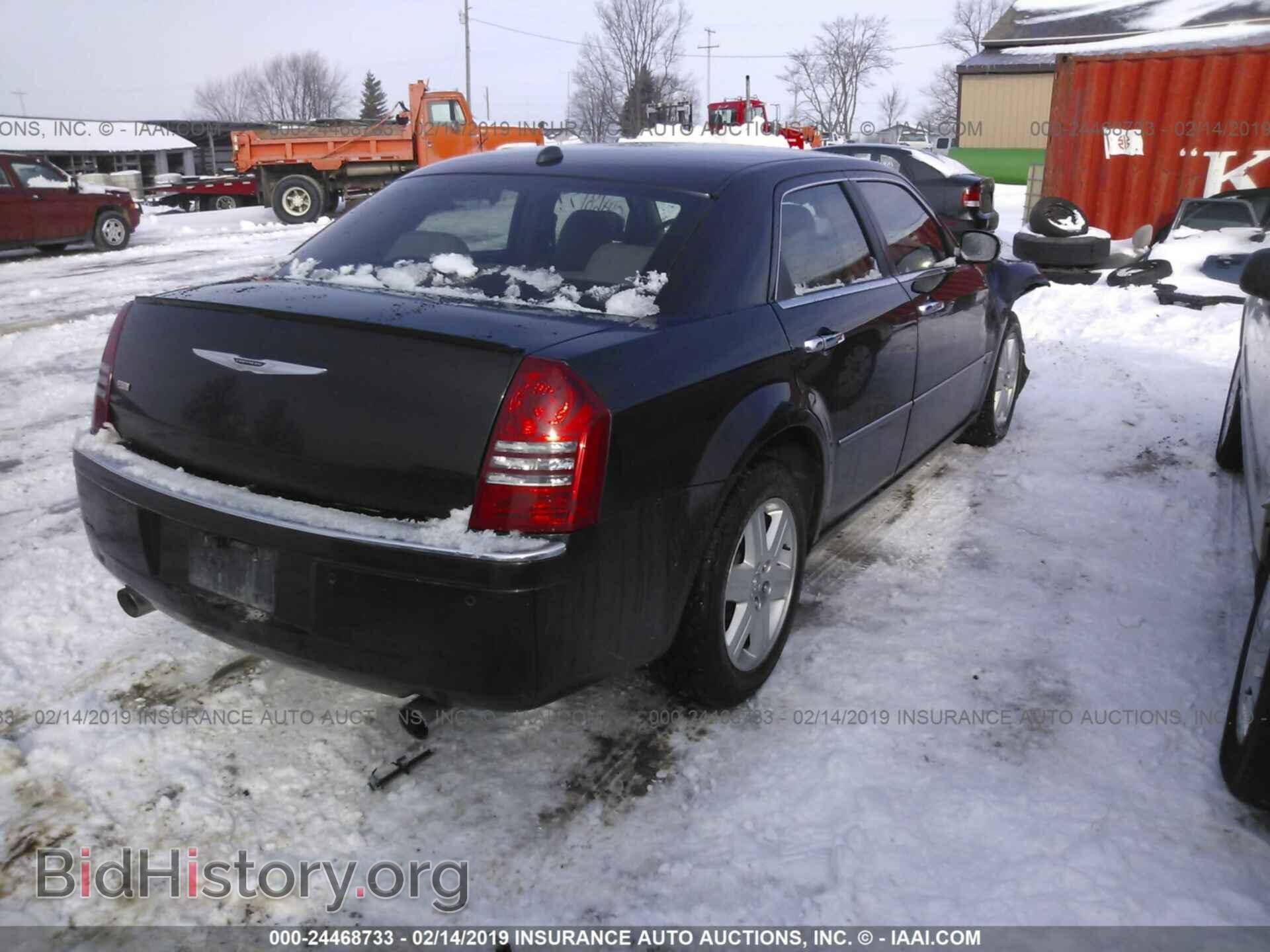 2005 CHRYSLER 300C - VIN: 2C3AK63H05H672053 - Фото 4