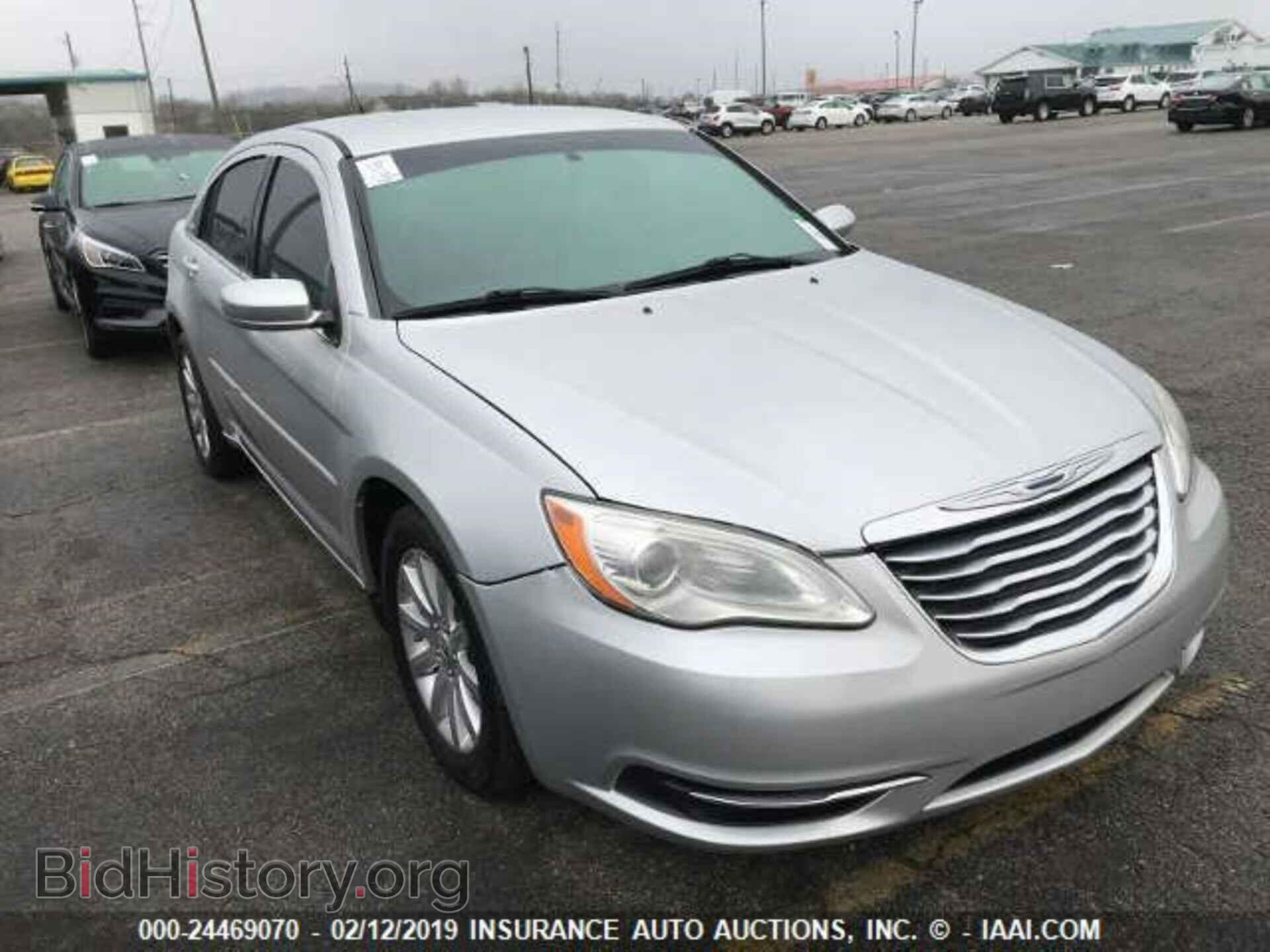 Photo 1C3BC1FG3BN539037 - CHRYSLER 200 2011