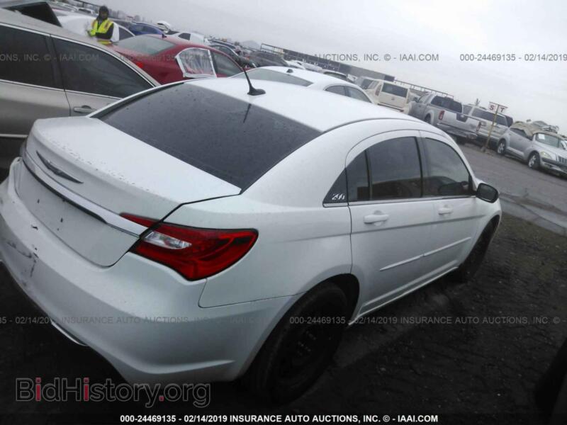 2012 Chrysler 200 (VIN 1C3CCBAB7CN225933) — photo 4 of 10
