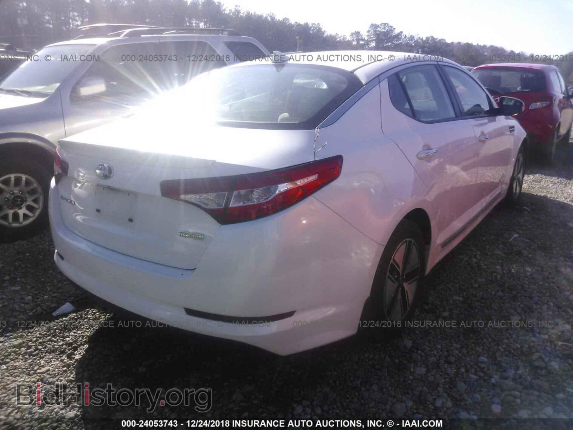 2014 HYUNDAI VELOSTER - VIN: KMHTC6AE7EU209846 - Фото 4