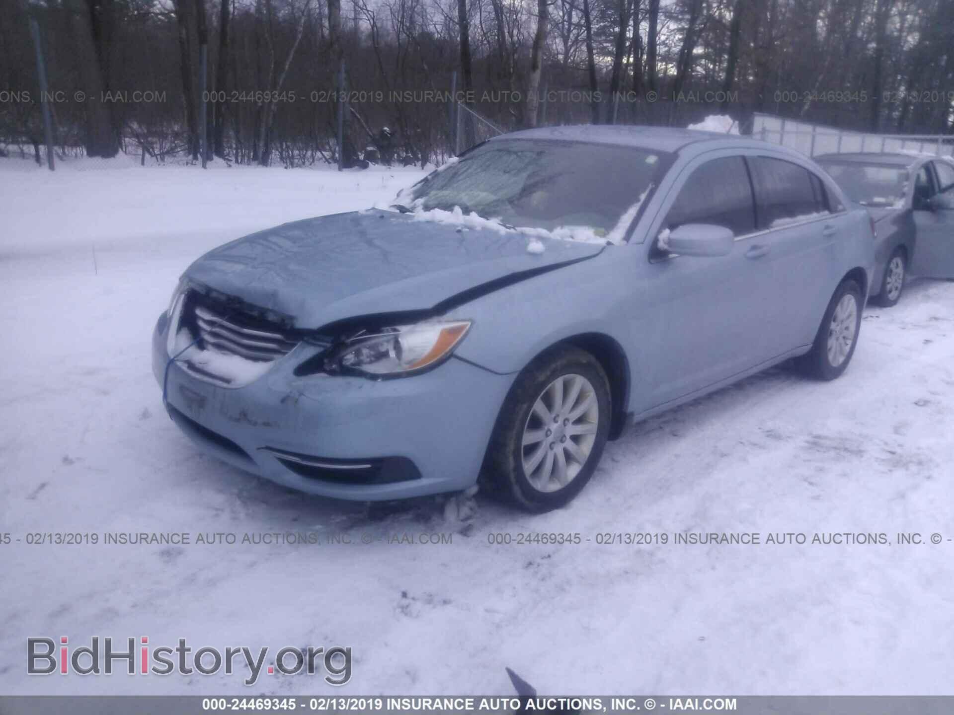 2013 CHRYSLER 200 - VIN: 1C3CCBBB2DN570352 - Photo 2