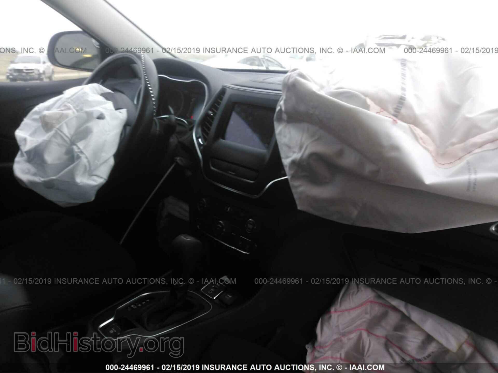 2019 JEEP CHEROKEE - VIN: 1C4PJLCB3KD221713 - Фото 5