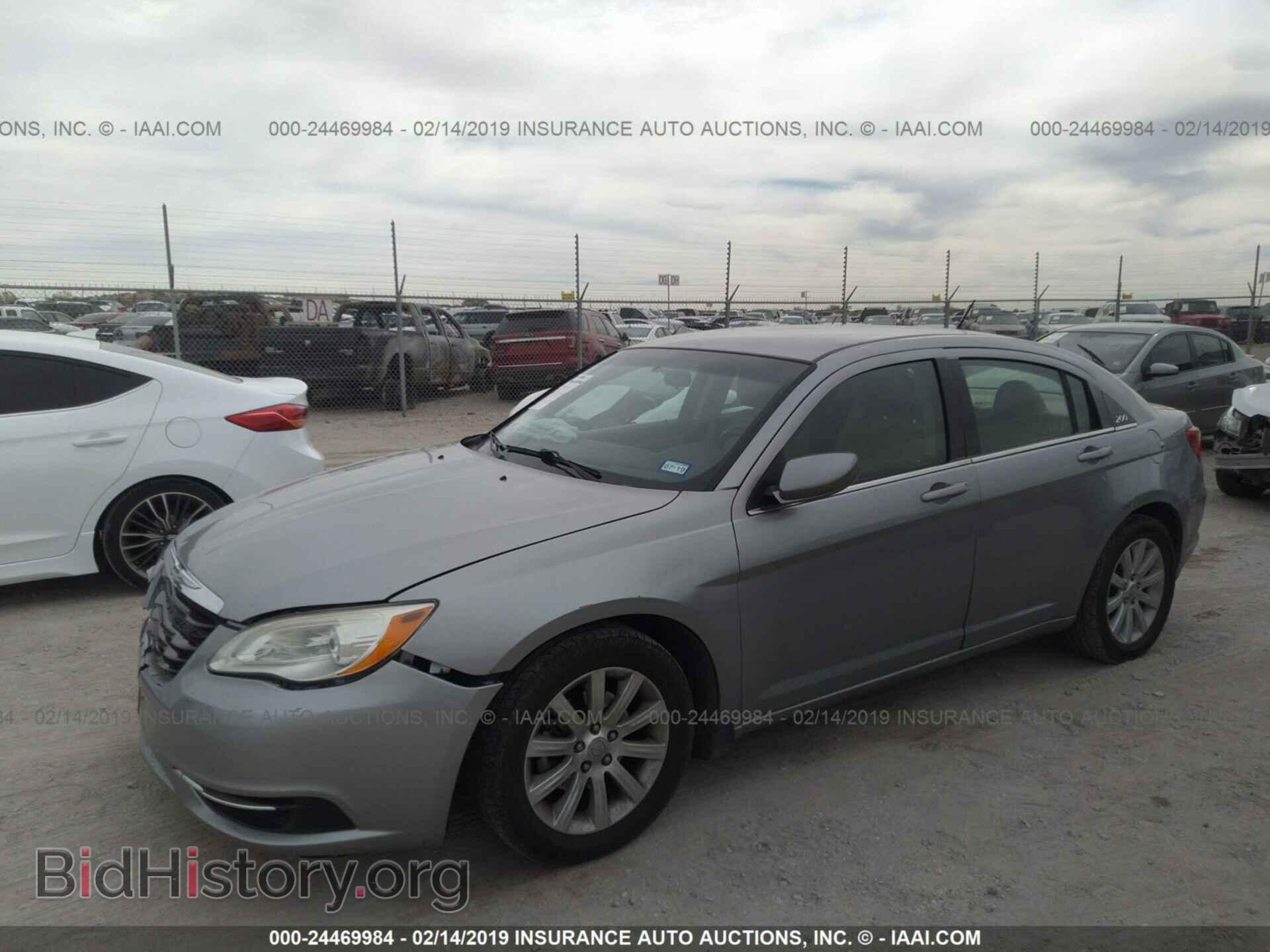 2014 CHRYSLER 200 - VIN: 1C3CCBBG3EN114695 - Photo 2