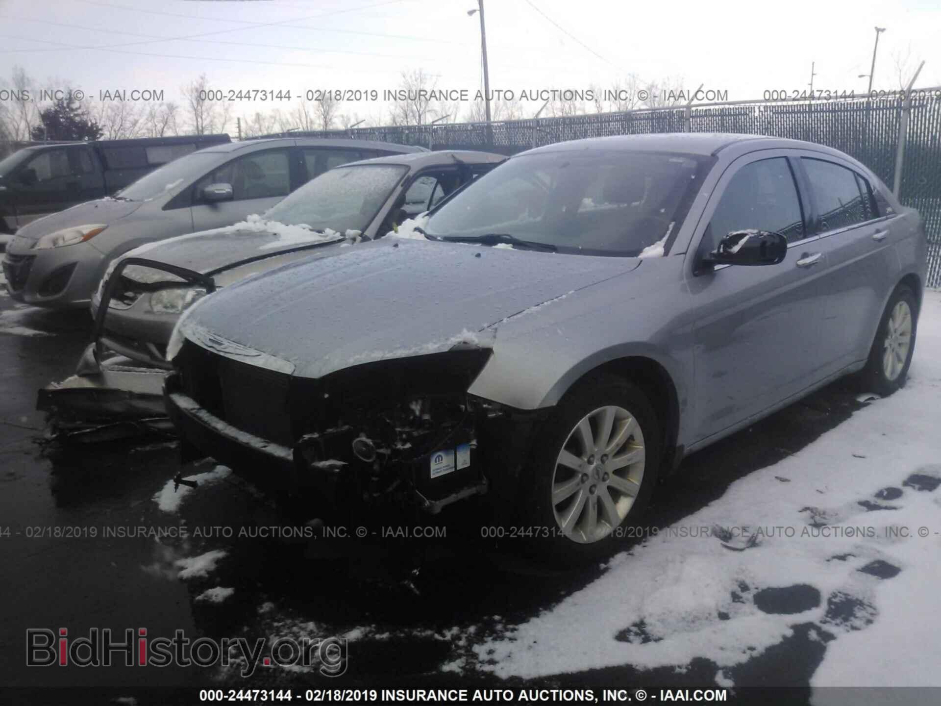 2013 CHRYSLER 200 - VIN: 1C3CCBCG4DN602275 - Photo 2