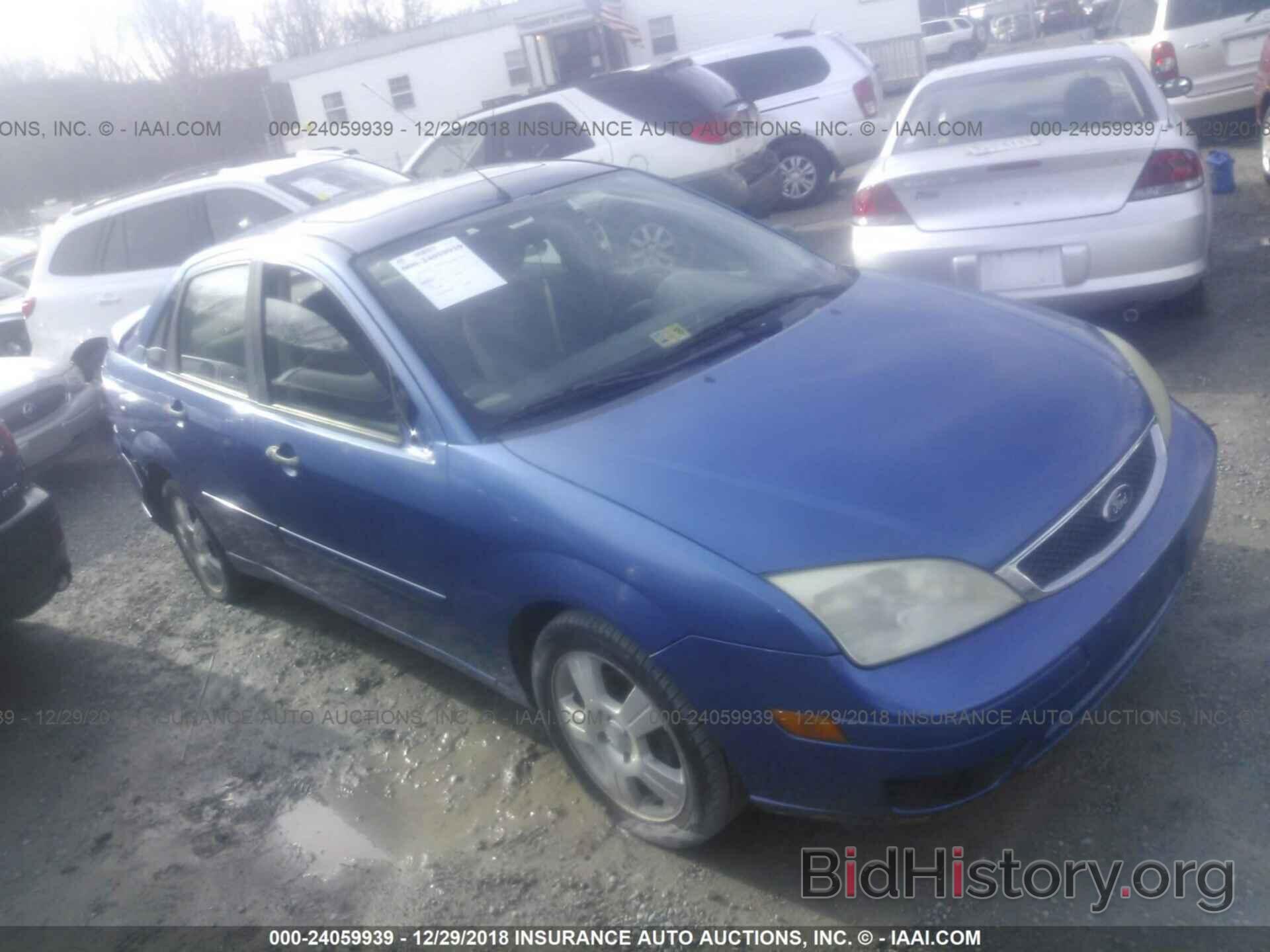 Photo 1FAFP34NX5W196813 - FORD FOCUS 2005