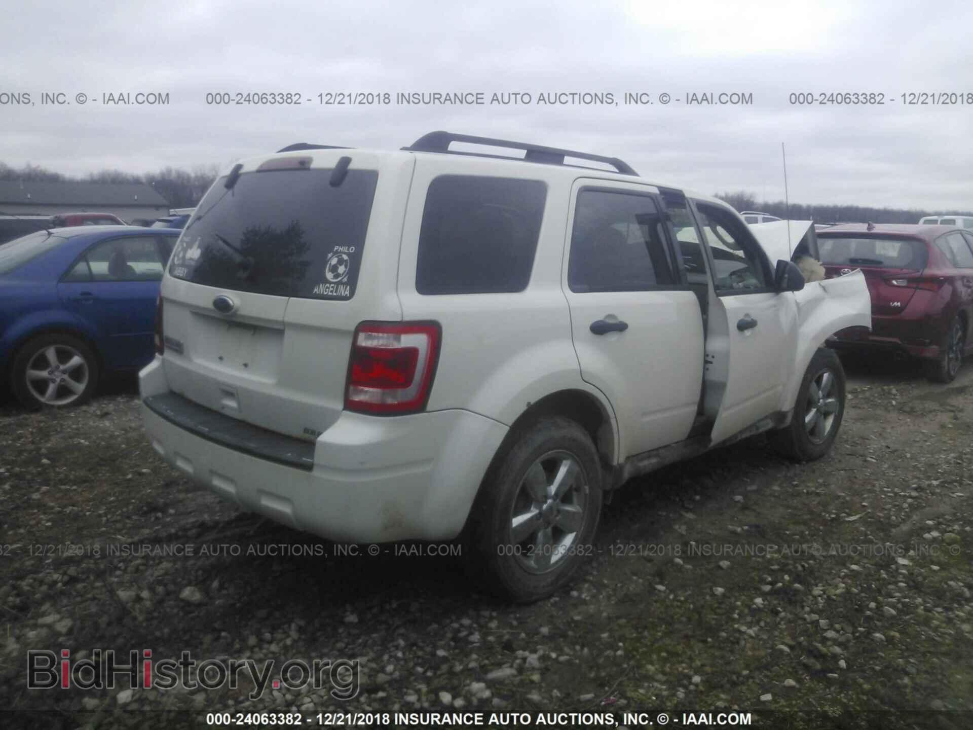 2011 FORD ESCAPE - VIN: 1FMCU0D73BKA43064 - Photo 4