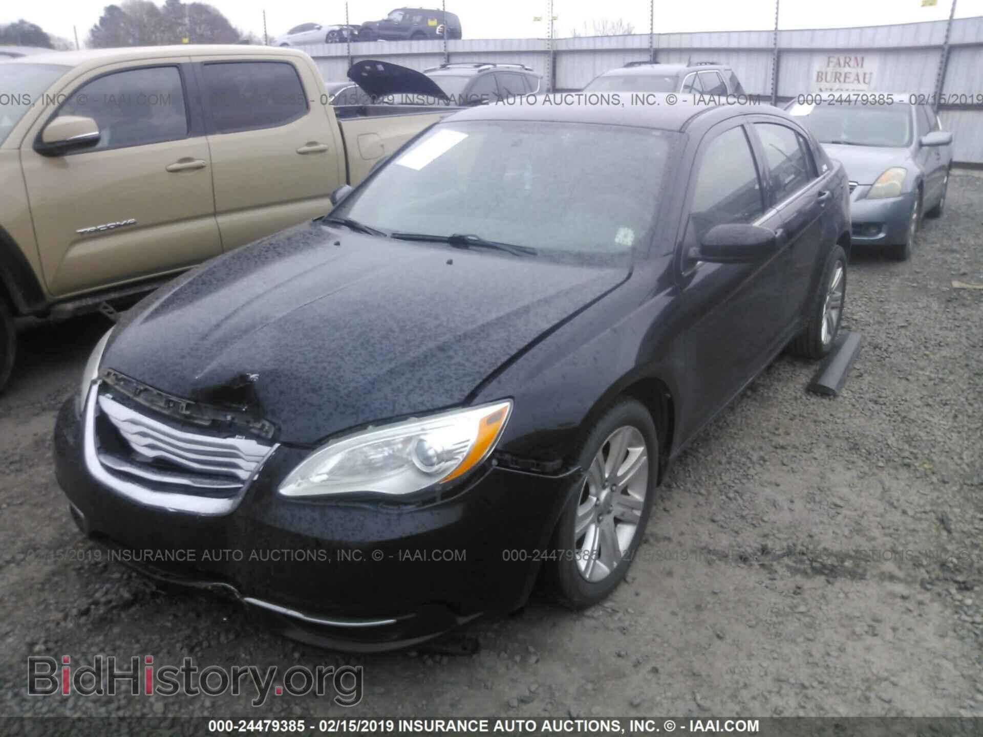 2013 CHRYSLER 200 - VIN: 1C3CCBAB1DN704835 - Photo 2