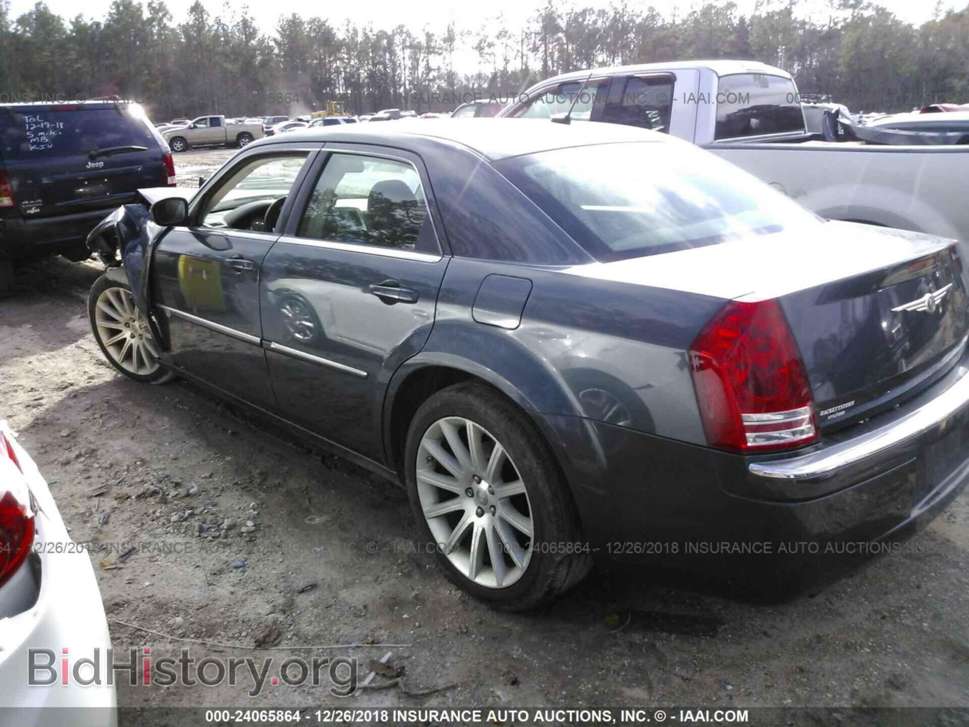 2008 CHRYSLER 300C - VIN: 2C3LA63H98H252002 - Фото 3