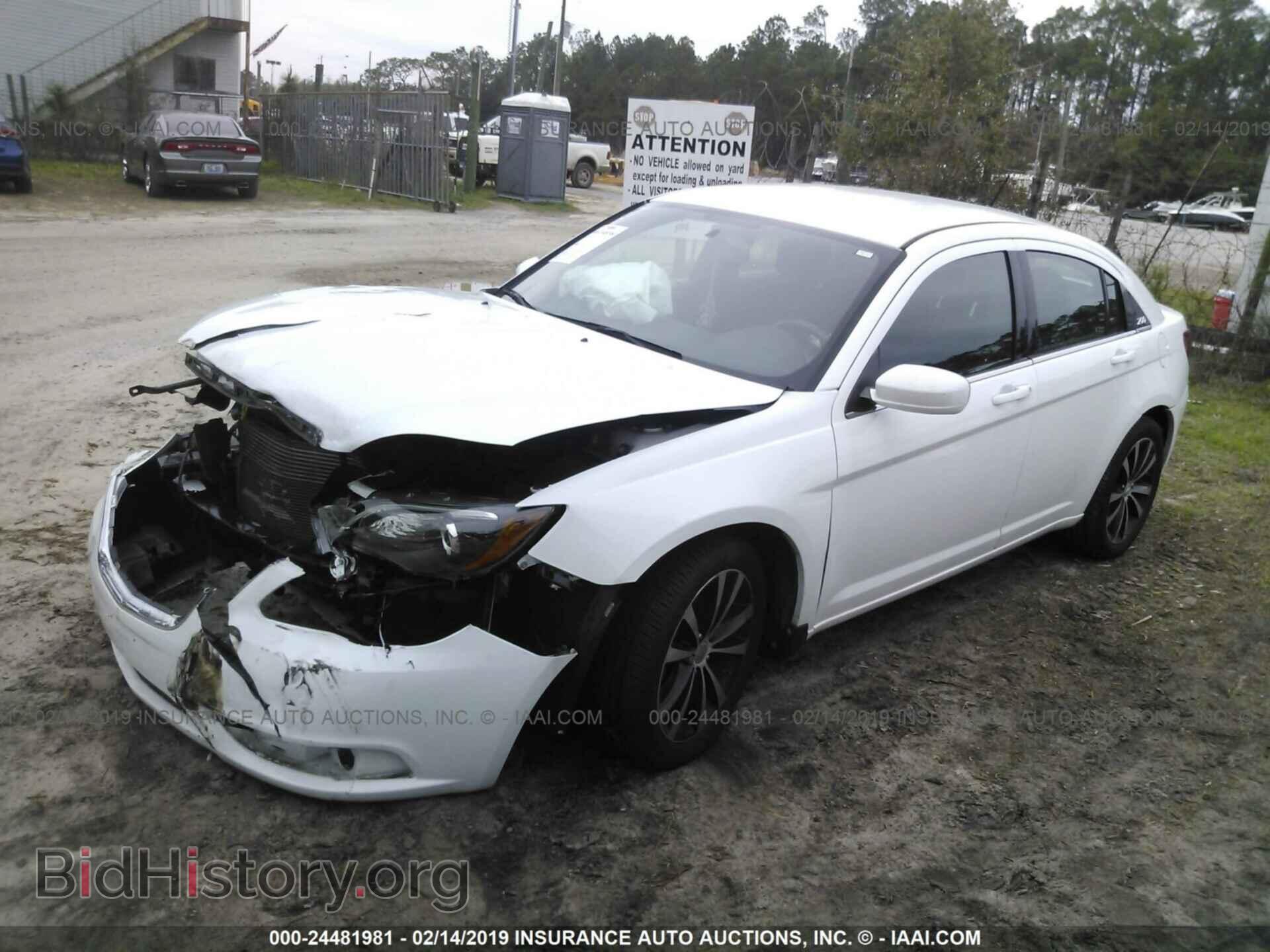 2013 CHRYSLER 200 - VIN: 1C3CCBBG1DN718129 - Фото 2