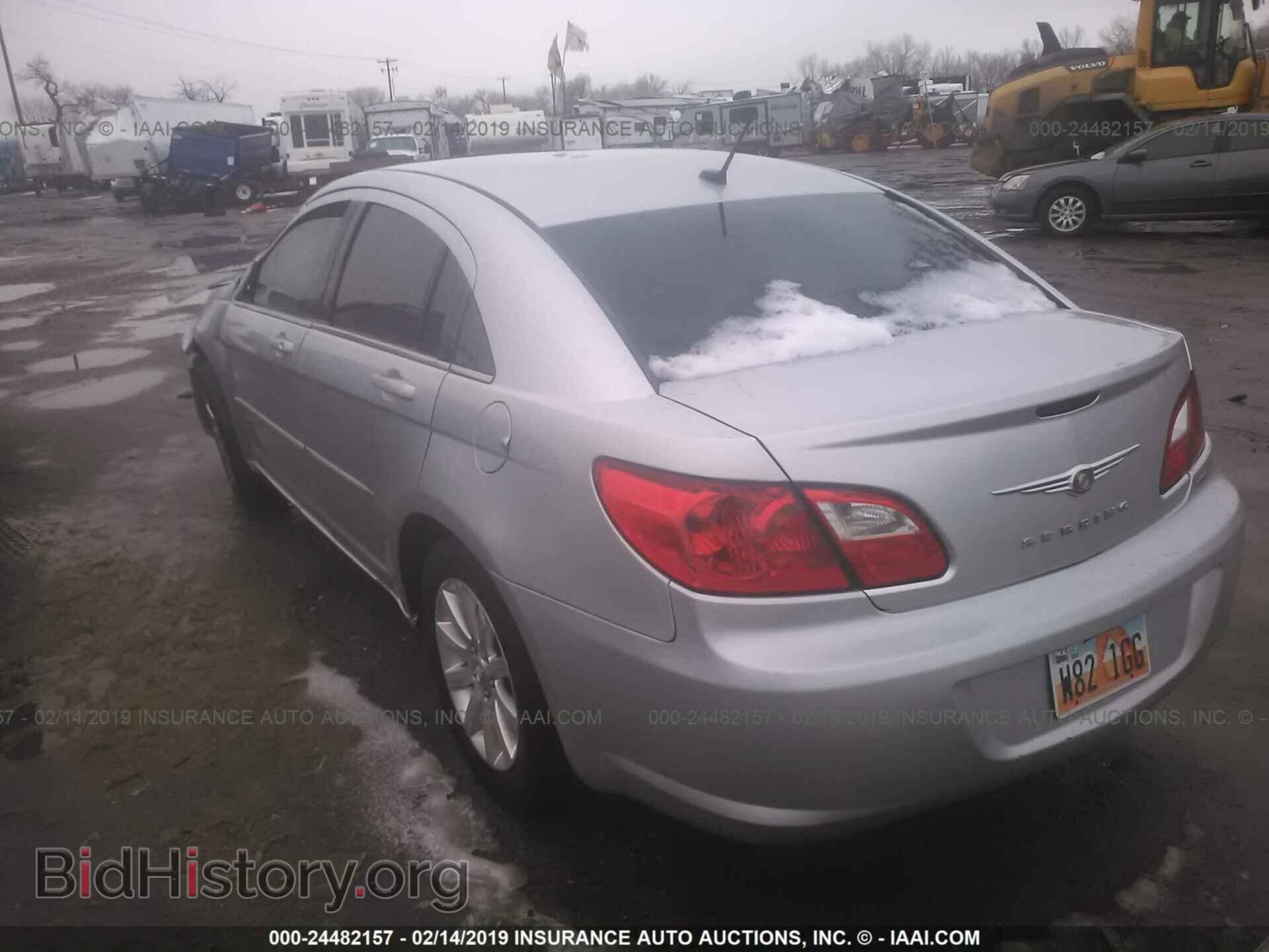 2010 CHRYSLER SEBRING - VIN: 1C3CC5FD3AN190851 - Фото 3