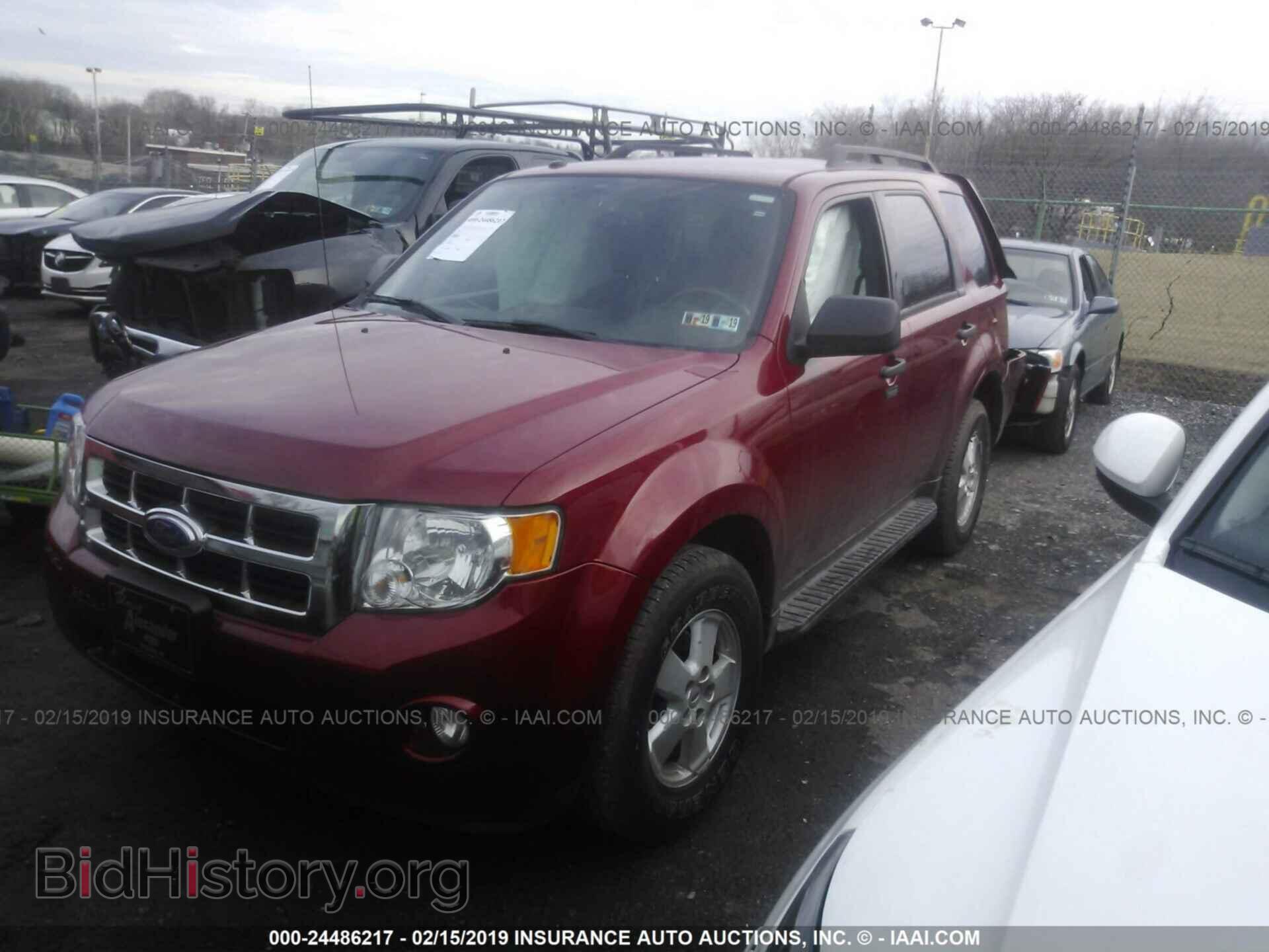 2011 FORD ESCAPE - VIN: 1FMCU9D77BKC11180 - Фото 2