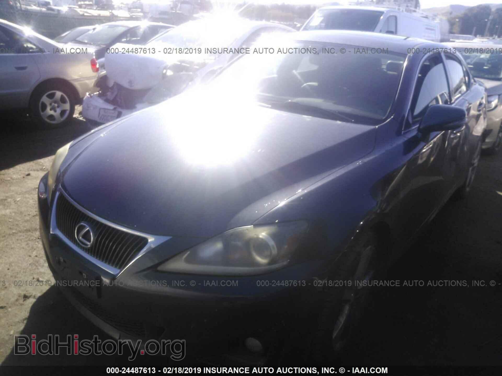 2011 LEXUS IS - VIN: JTHBF5C29B5137993 - Фото 2