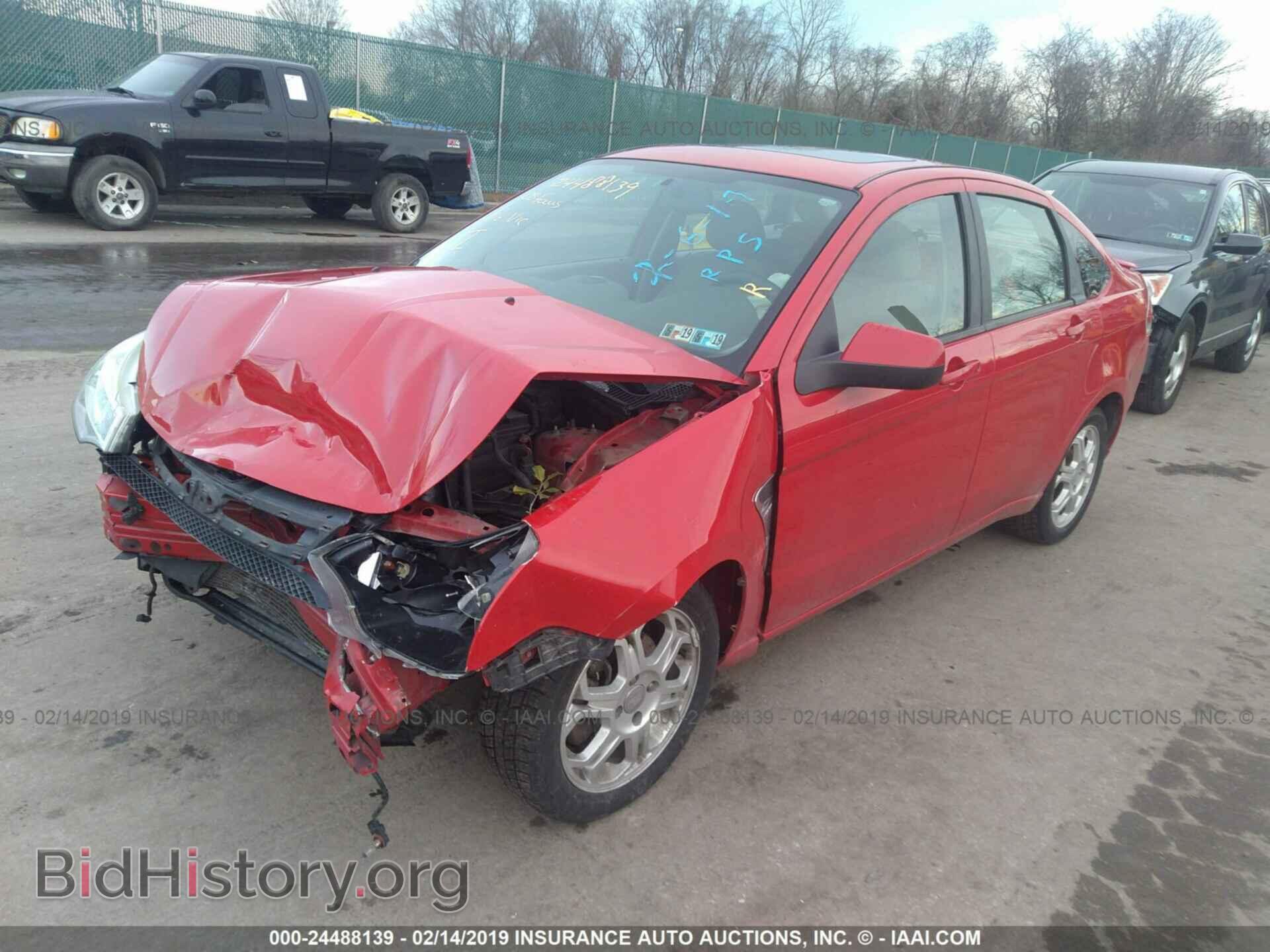 2008 FORD FOCUS - VIN: 1FAHP35N88W132104 - Фото 2