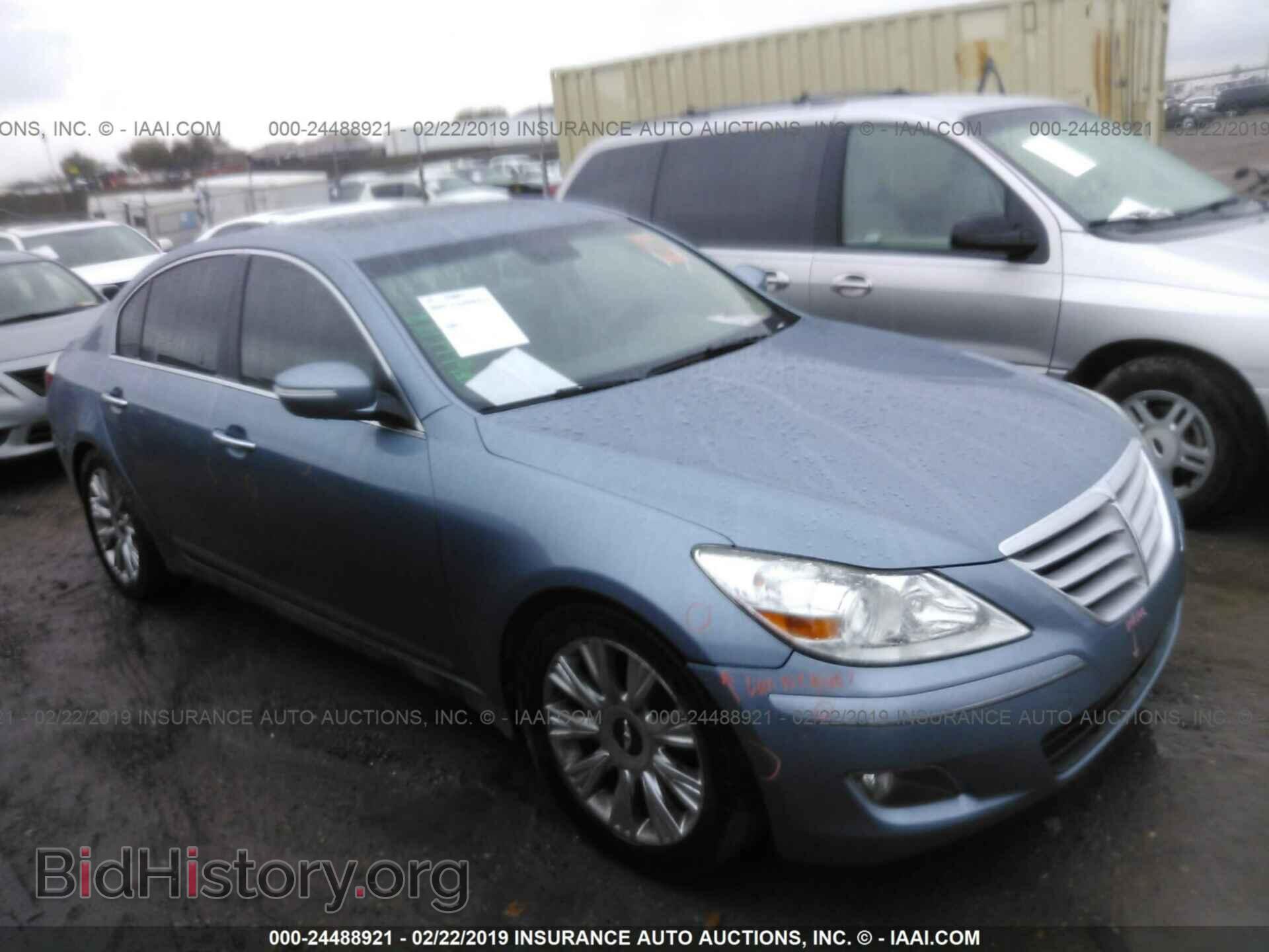Photo KMHGC4DE2BU134731 - HYUNDAI GENESIS 2011