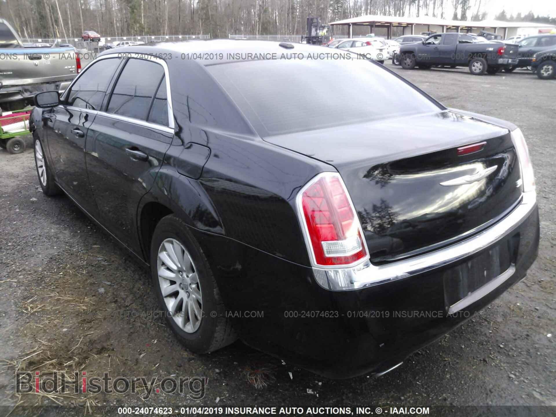 2014 CHRYSLER 300 - VIN: 2C3CCAAG1EH382391 - Фото 3