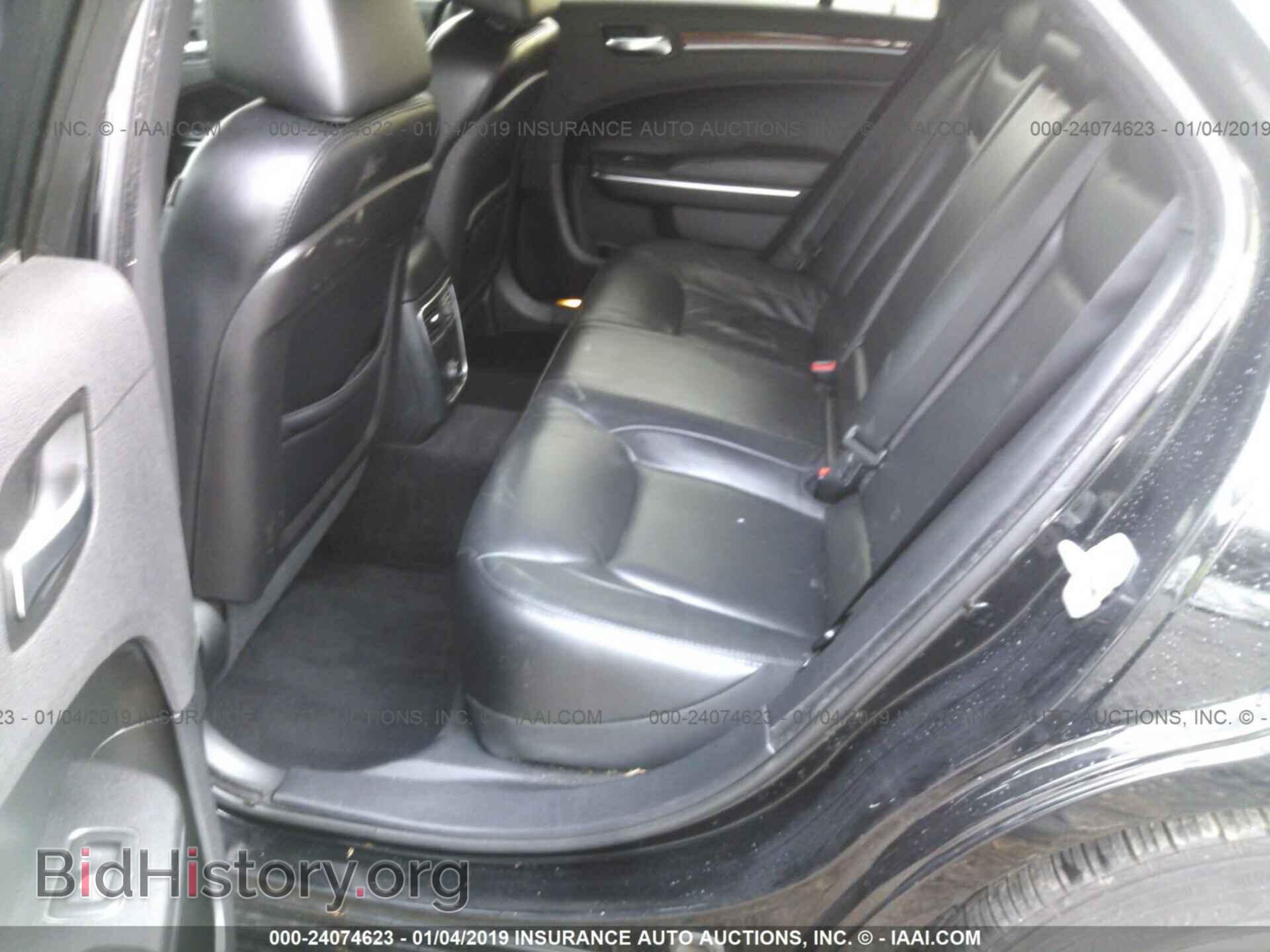 2014 CHRYSLER 300 - VIN: 2C3CCAAG1EH382391 - Фото 8