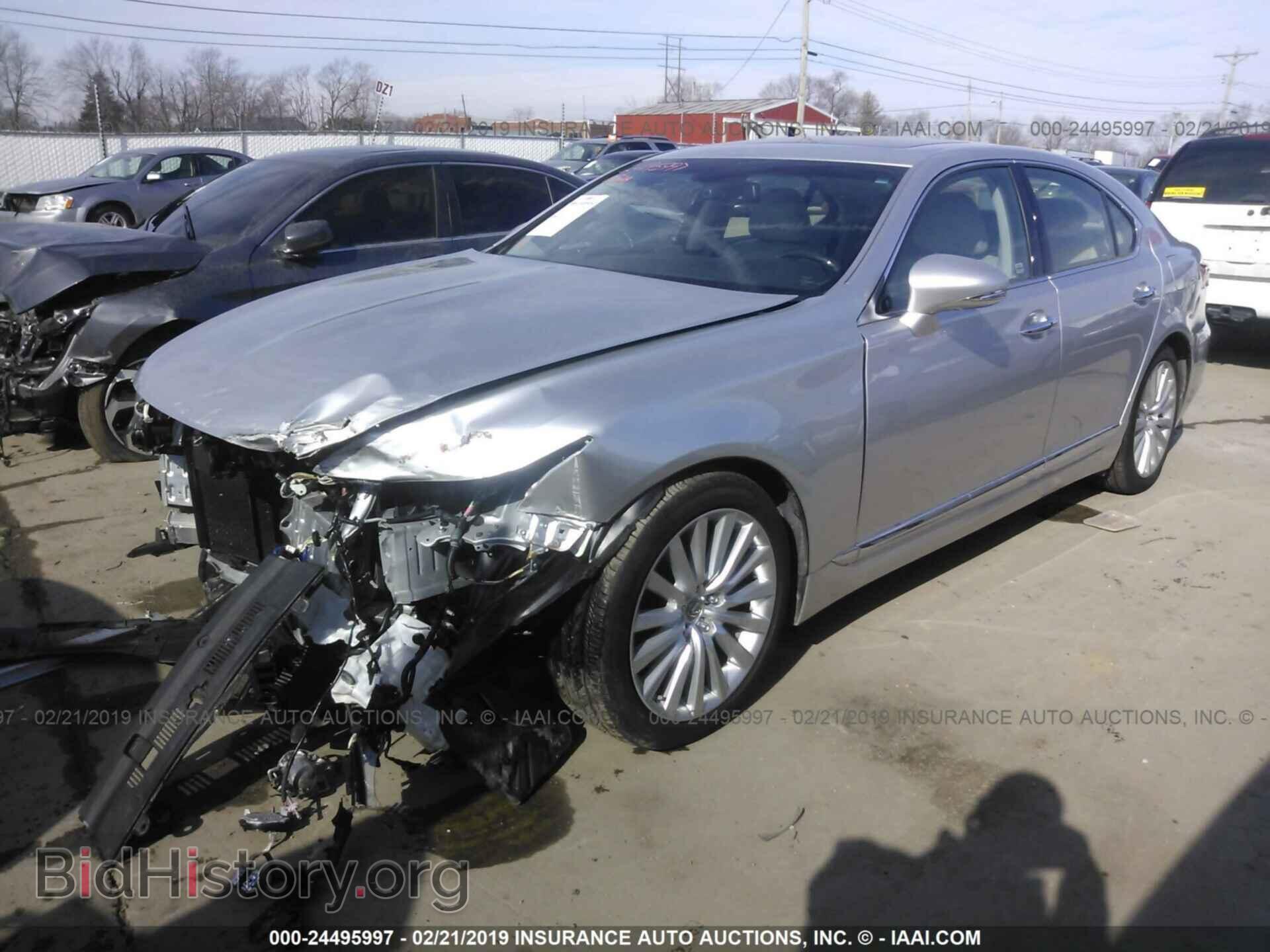 2017 LEXUS LS - VIN: JTHCL5EF9H5028651 - Фото 2