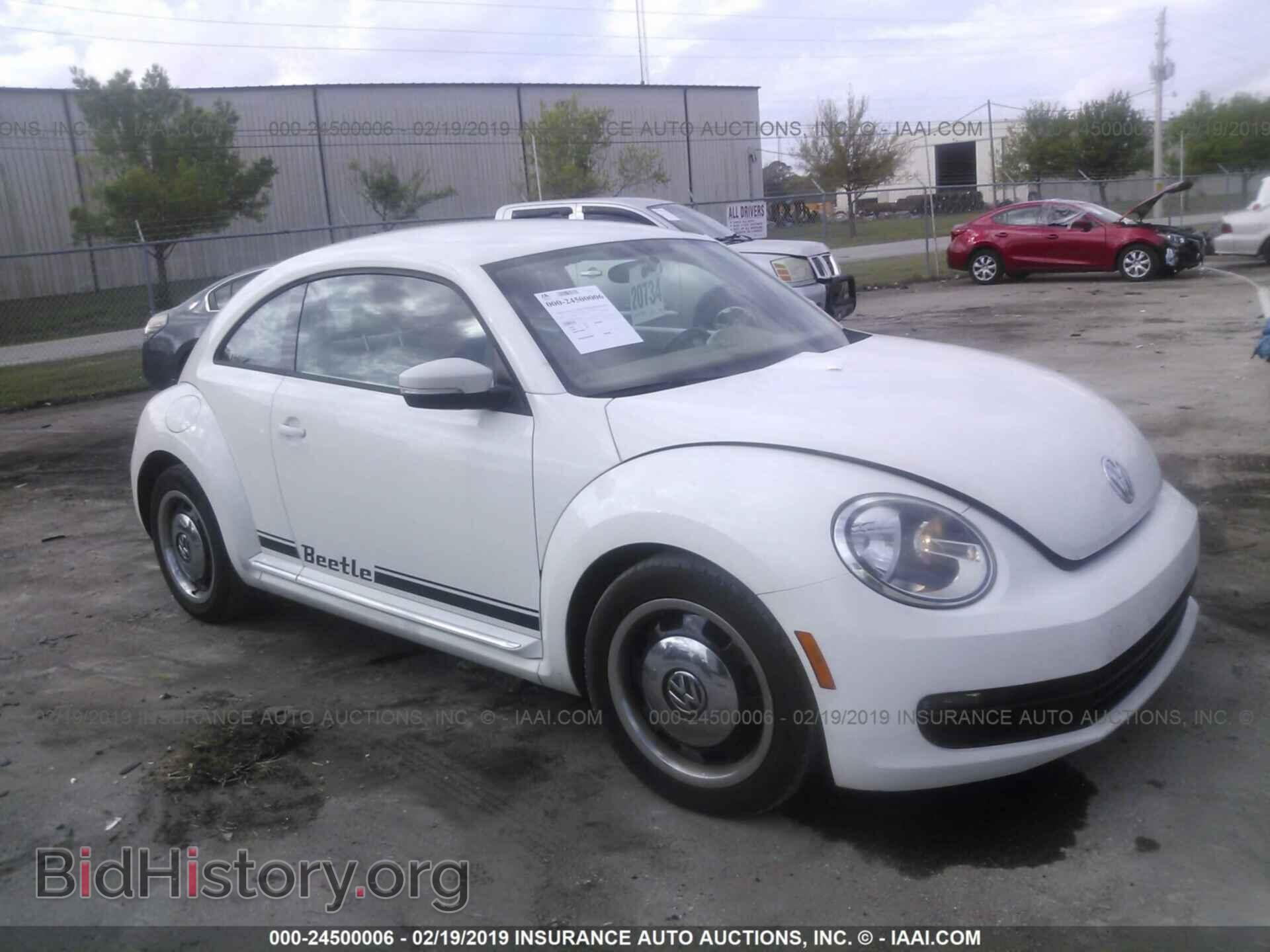 Фотография 3VWJP7AT4CM661949 - VOLKSWAGEN BEETLE 2012