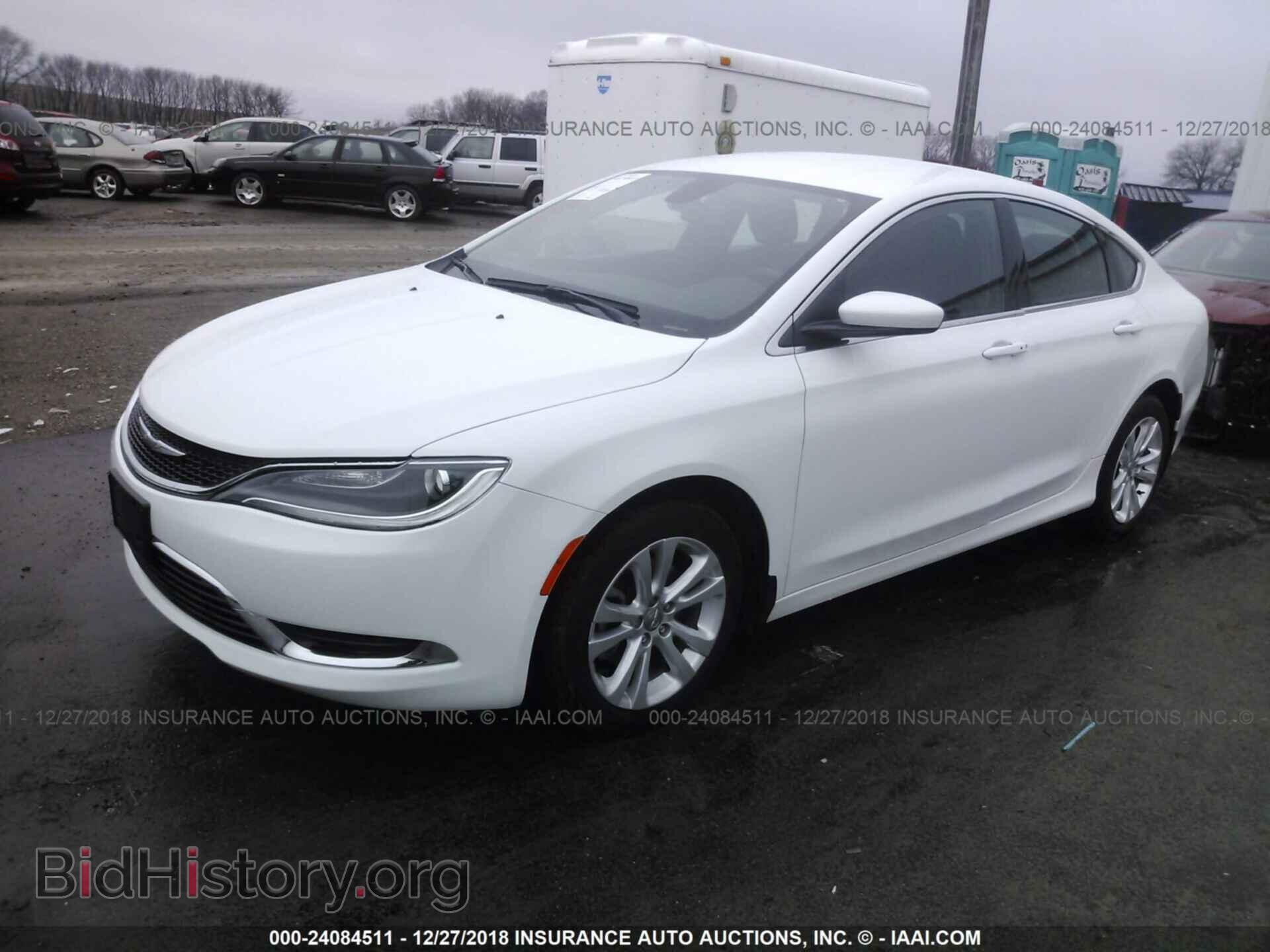 2016 CHRYSLER 200 - VIN: 1C3CCCAB2GN110636 - Фото 2