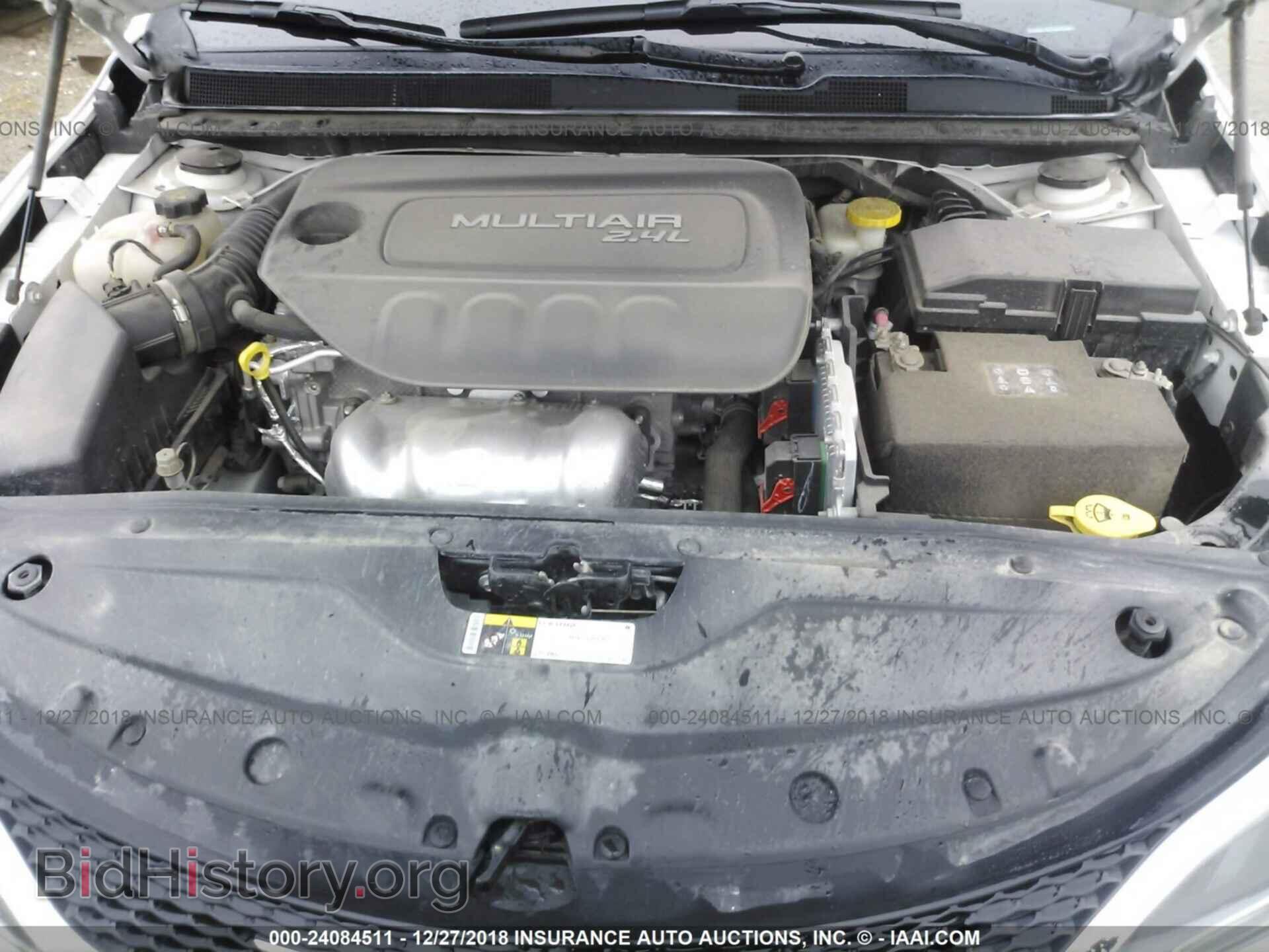 2016 CHRYSLER 200 - VIN: 1C3CCCAB2GN110636 - Фото 10