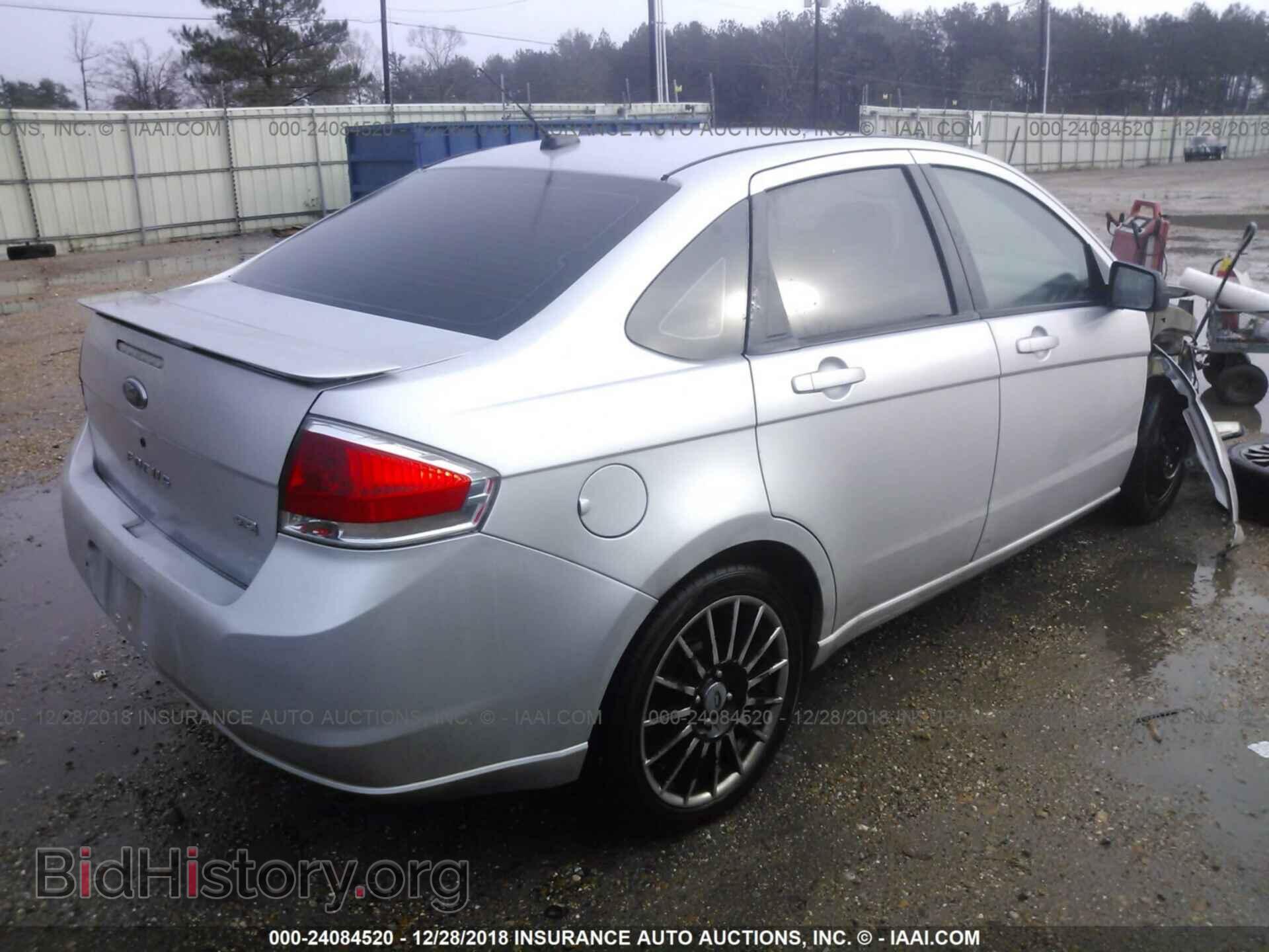 2009 FORD FOCUS - VIN: 1FAHP36NX9W102618 - Photo 4