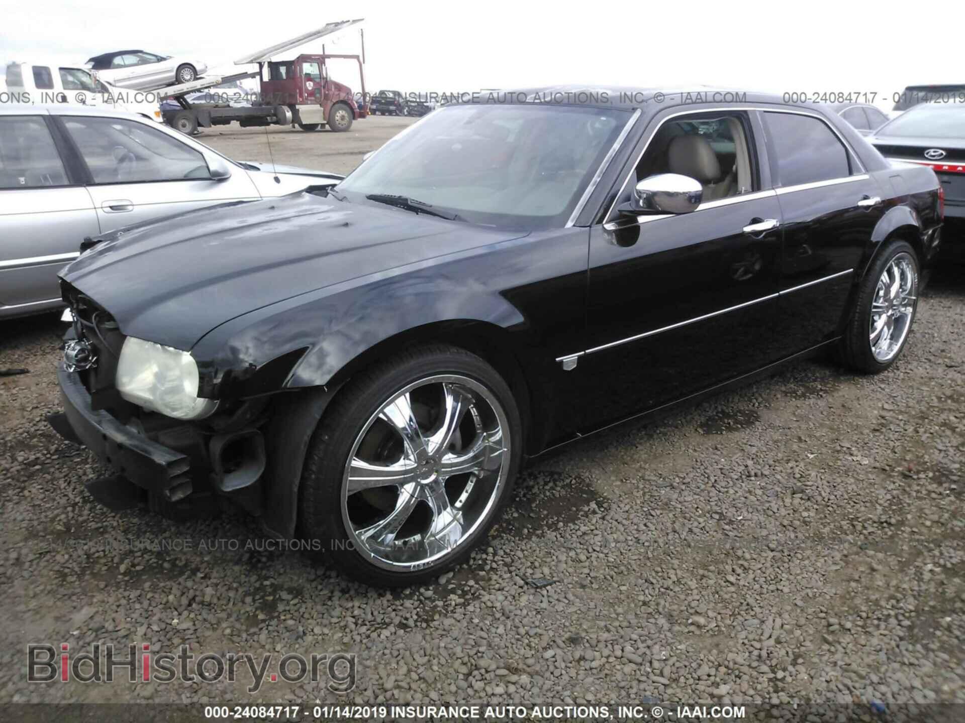 2005 CHRYSLER 300C - VIN: 2C3AA63H15H631885 - Фото 2