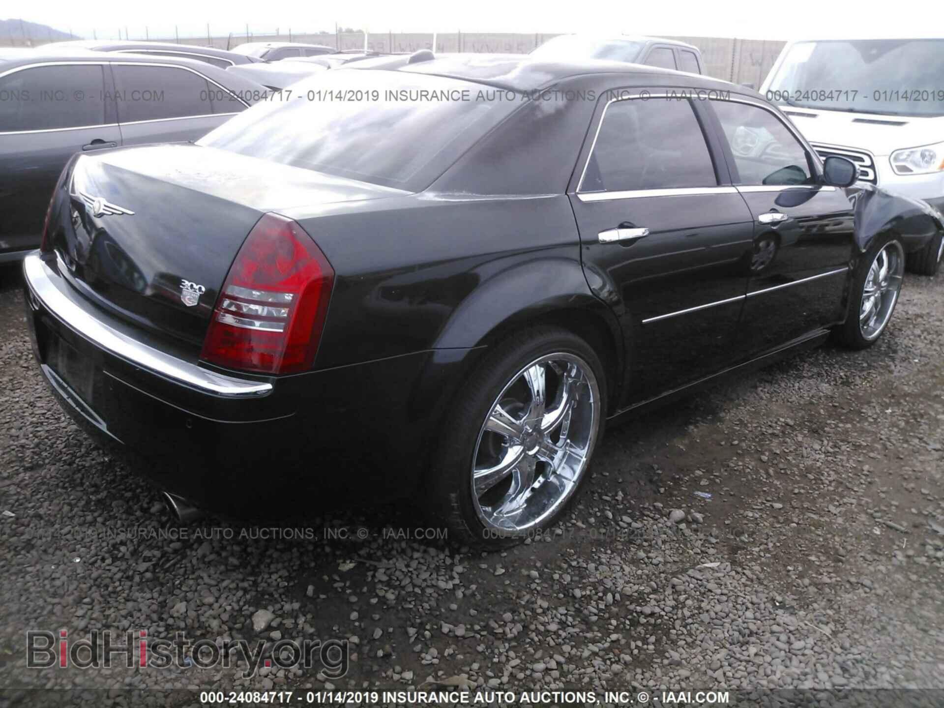 2005 CHRYSLER 300C - VIN: 2C3AA63H15H631885 - Фото 4