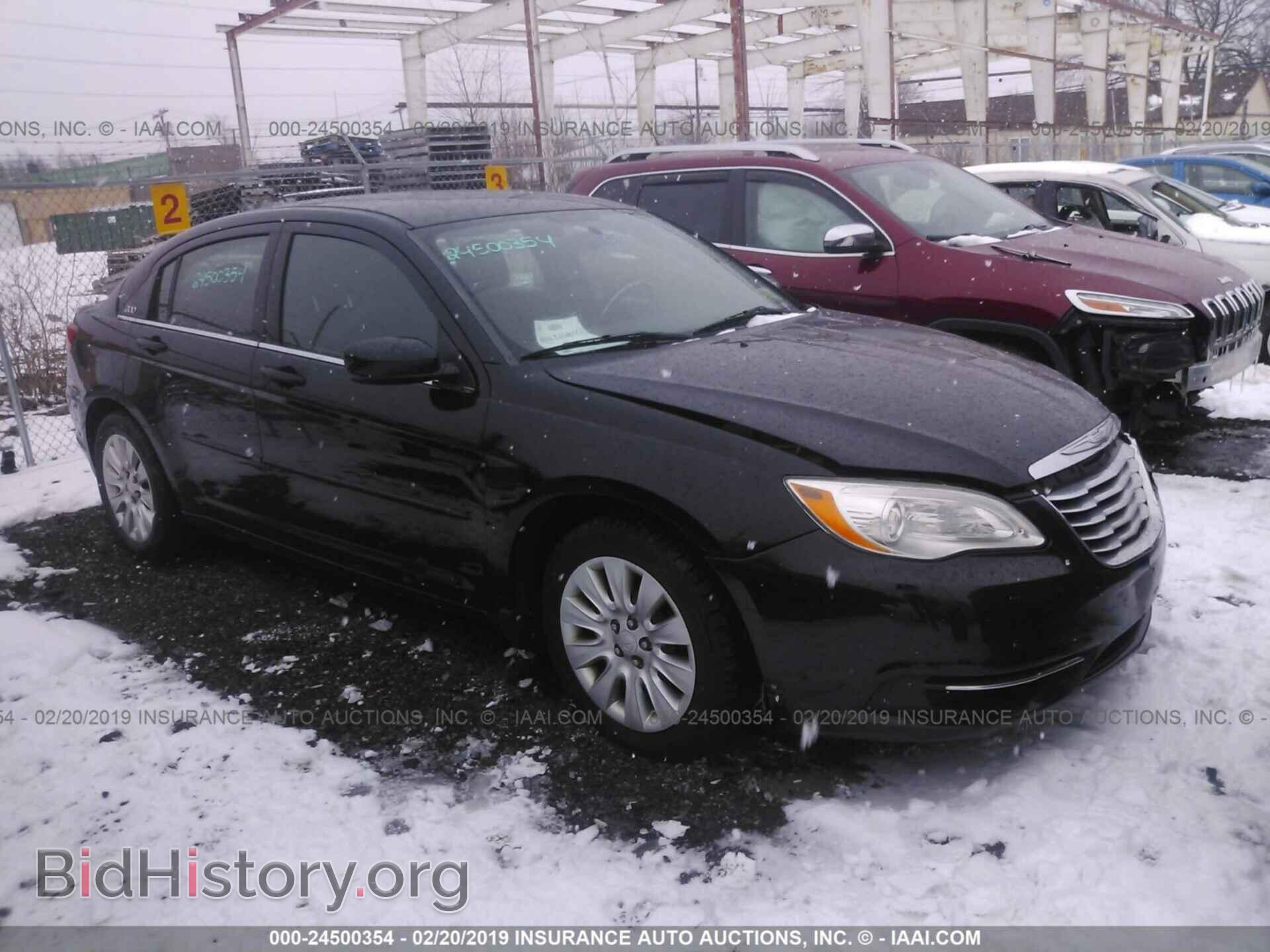 Photo 1C3BC4FB2BN552979 - CHRYSLER 200 2011