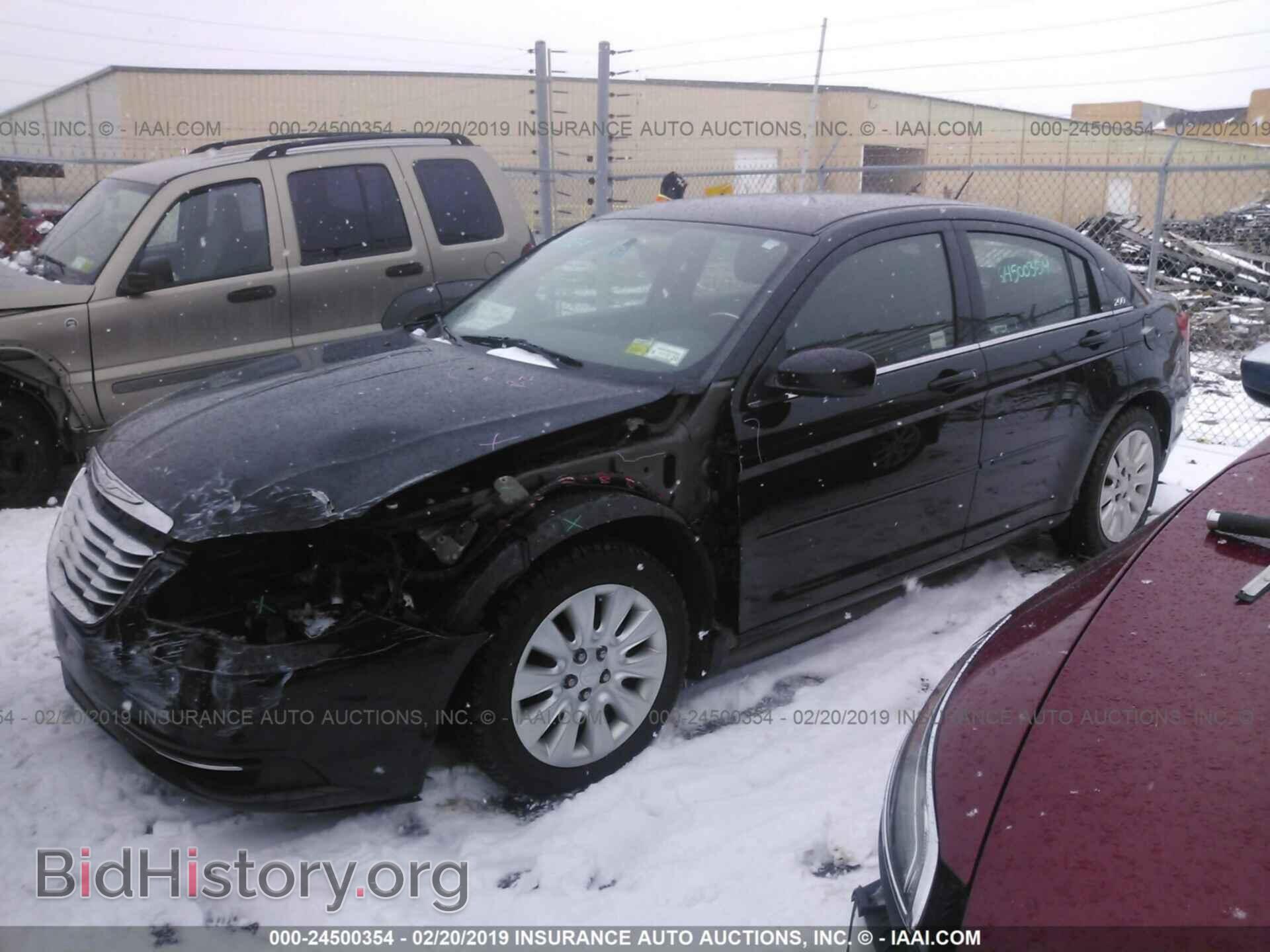 2011 CHRYSLER 200 - VIN: 1C3BC4FB2BN552979 - Photo 2