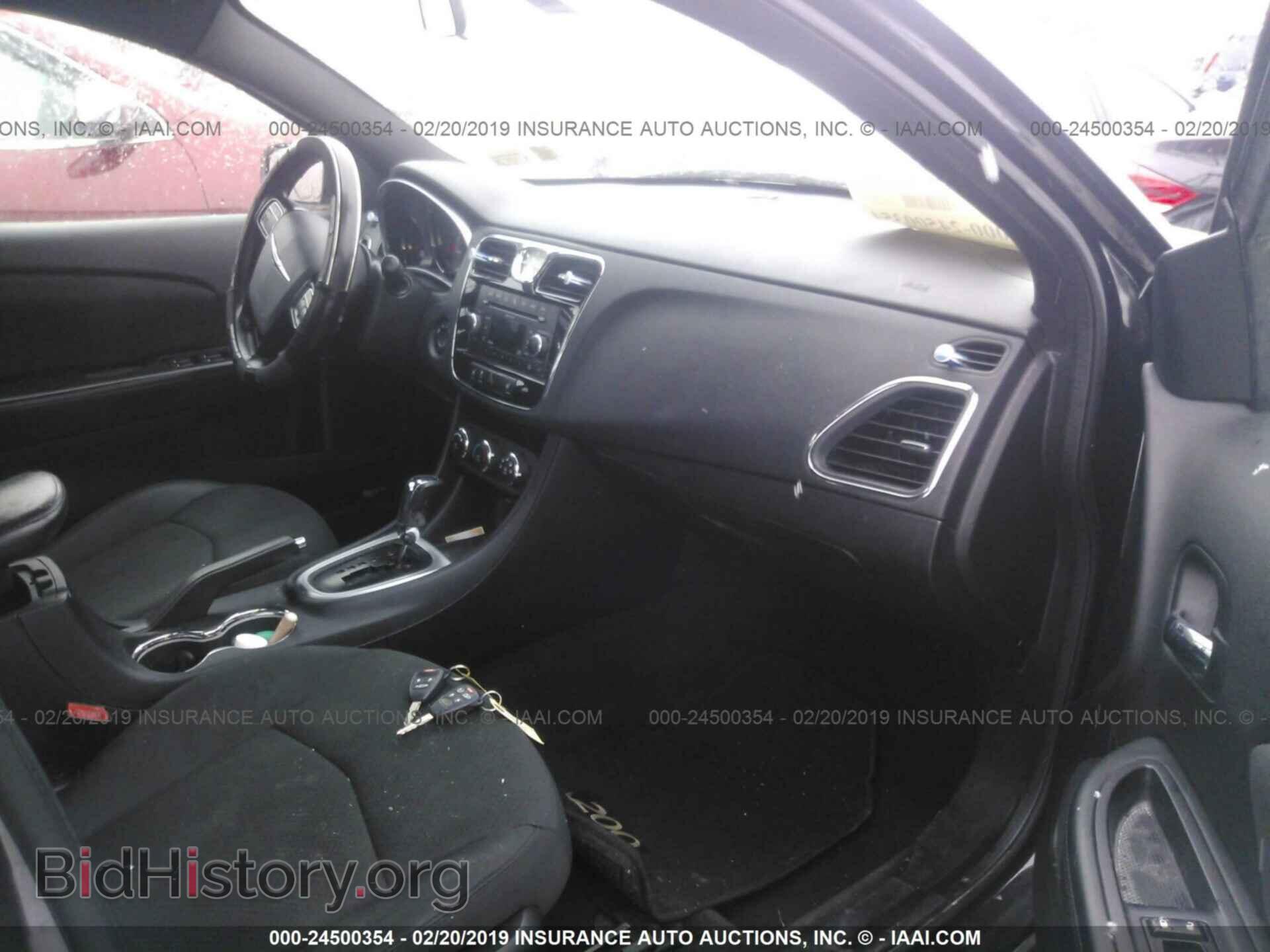 2011 CHRYSLER 200 - VIN: 1C3BC4FB2BN552979 - Photo 5