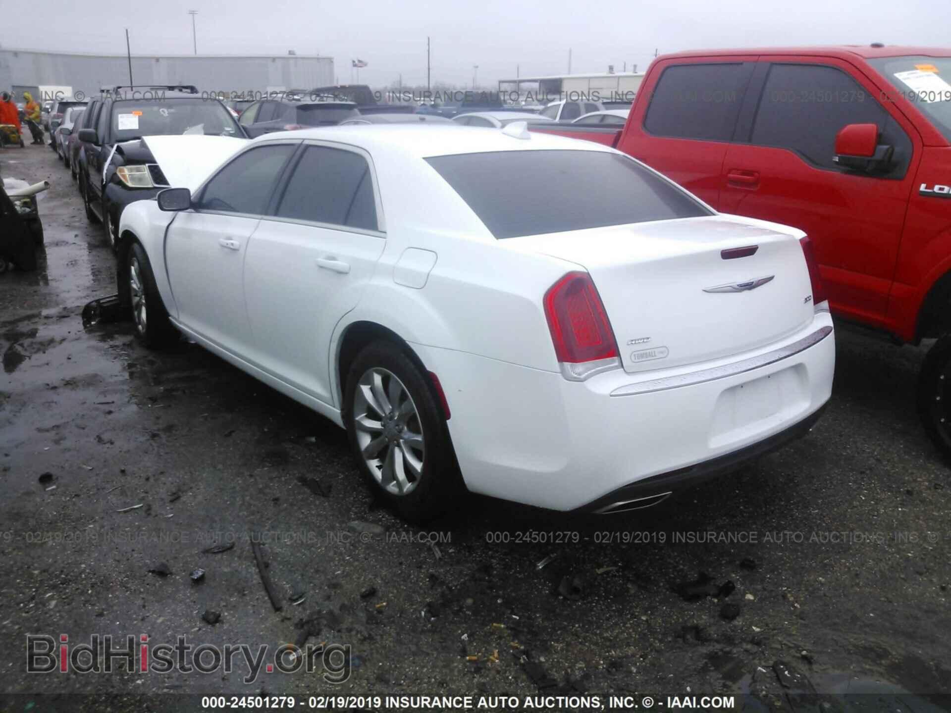 2019 CHRYSLER 300 - VIN: 2C3CCARG2KH524148 - Фото 3