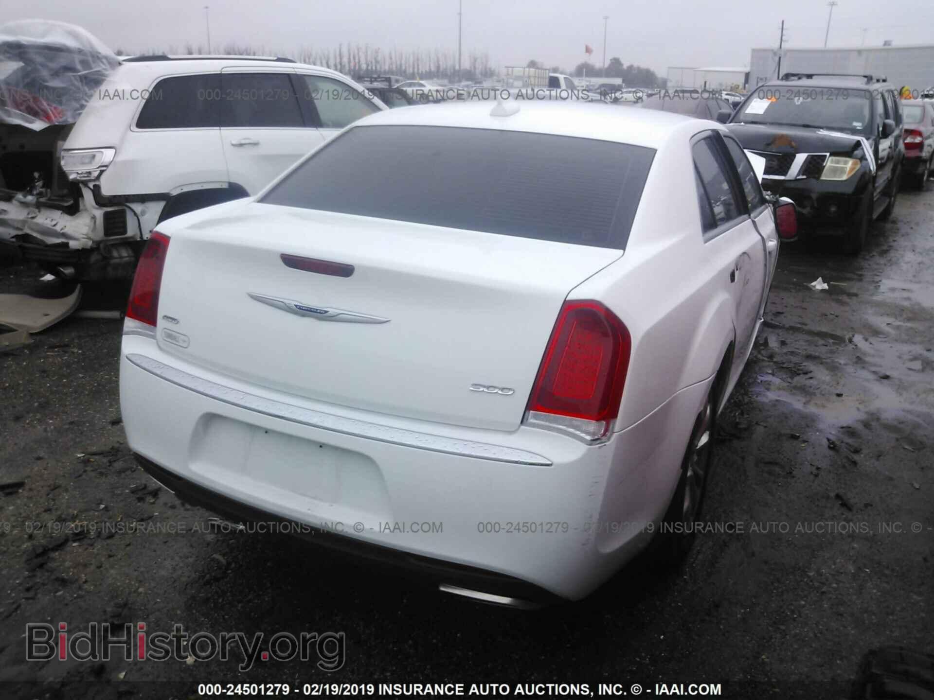 2019 CHRYSLER 300 - VIN: 2C3CCARG2KH524148 - Фото 4
