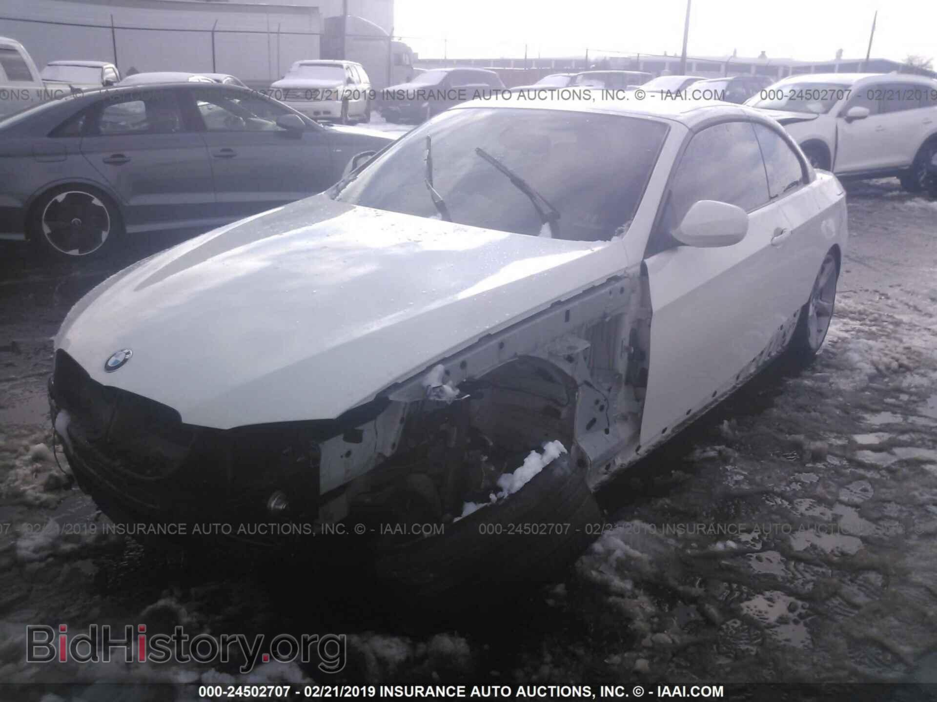 2013 BMW 335 - VIN: WBADX7C56DJ590330 - Фото 2