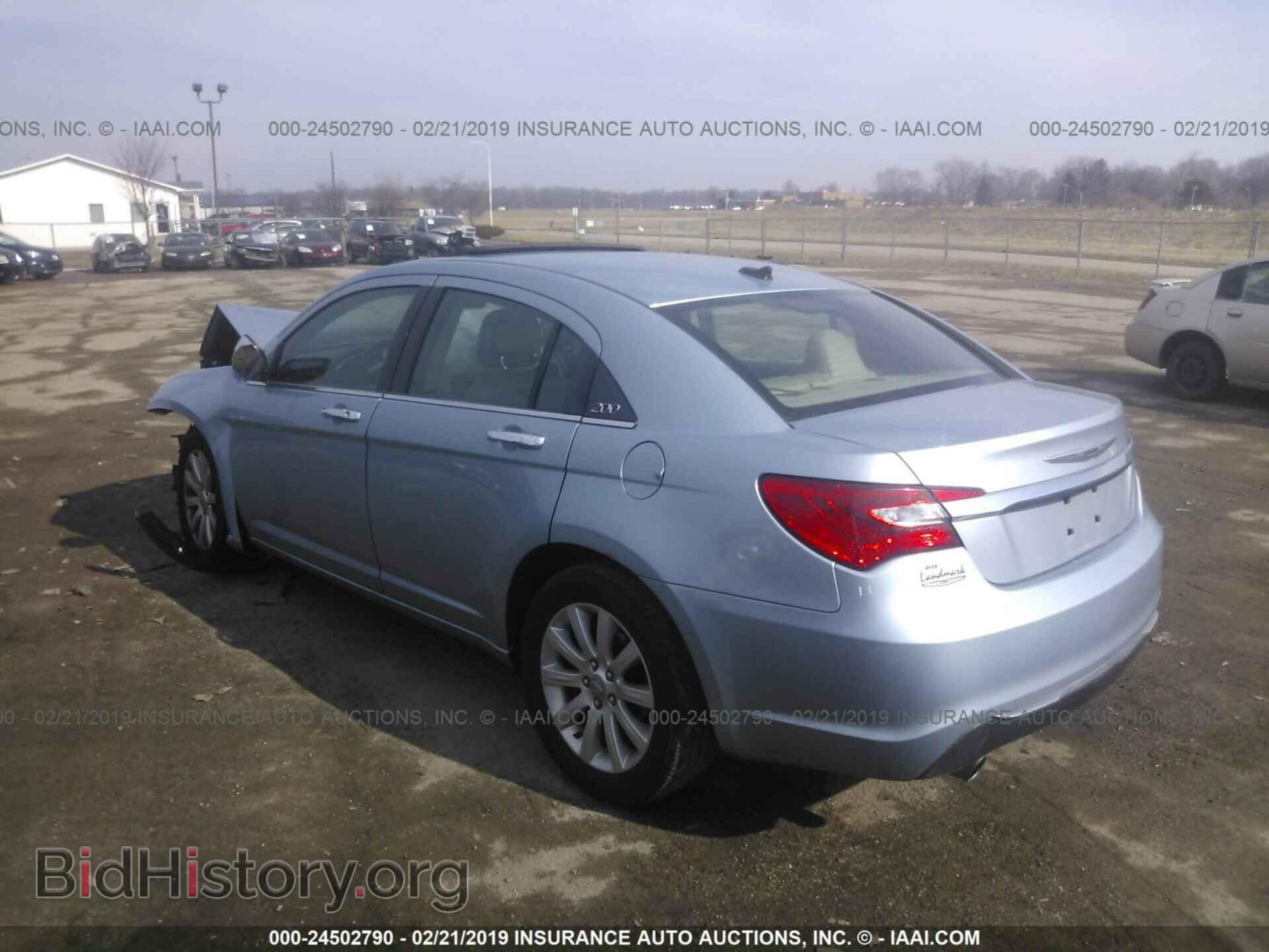 2013 CHRYSLER 200 - VIN: 1C3CCBCG6DN579002 - Фото 3