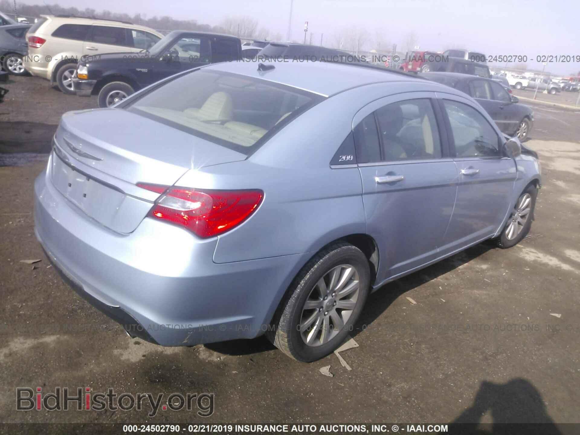 2013 CHRYSLER 200 - VIN: 1C3CCBCG6DN579002 - Фото 4