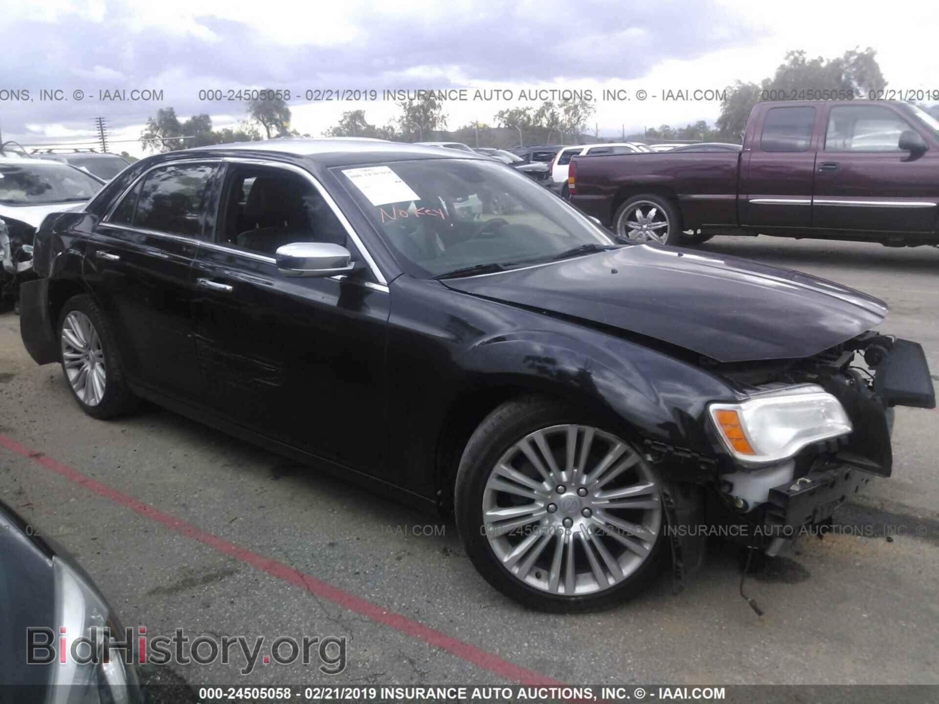 Photo 2C3CA5CG0BH594172 - CHRYSLER 300 2011