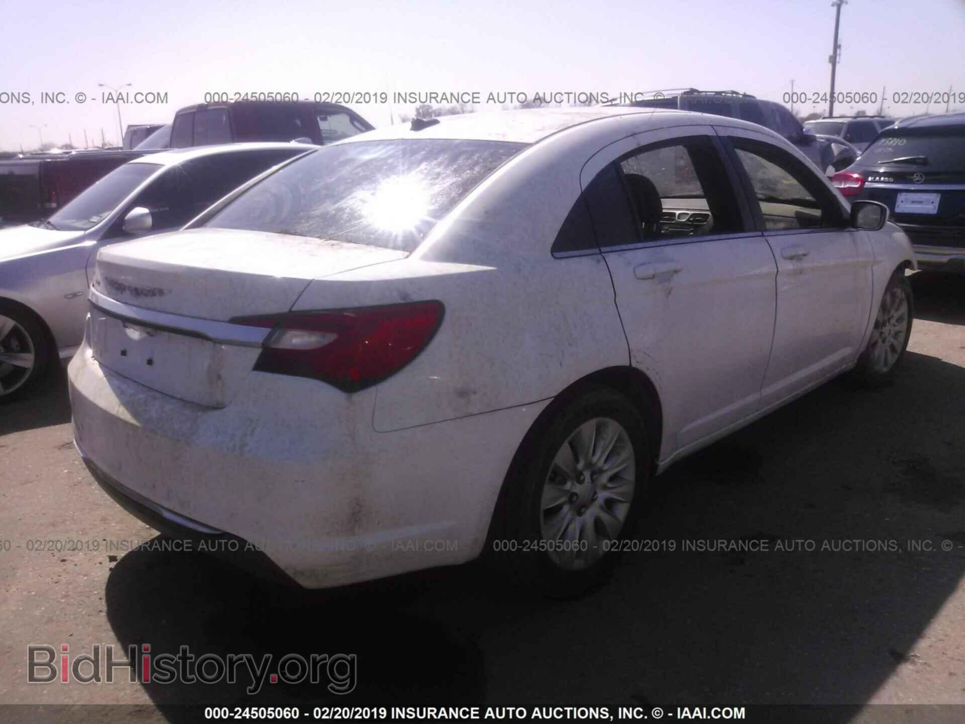 2012 CHRYSLER 200 - VIN: 1C3CCBAB5CN226143 - Фото 4