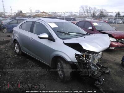 2017 Chevrolet SONIC LT, серебристый — VIN 1G1JD5SH1H4141598, IAAI