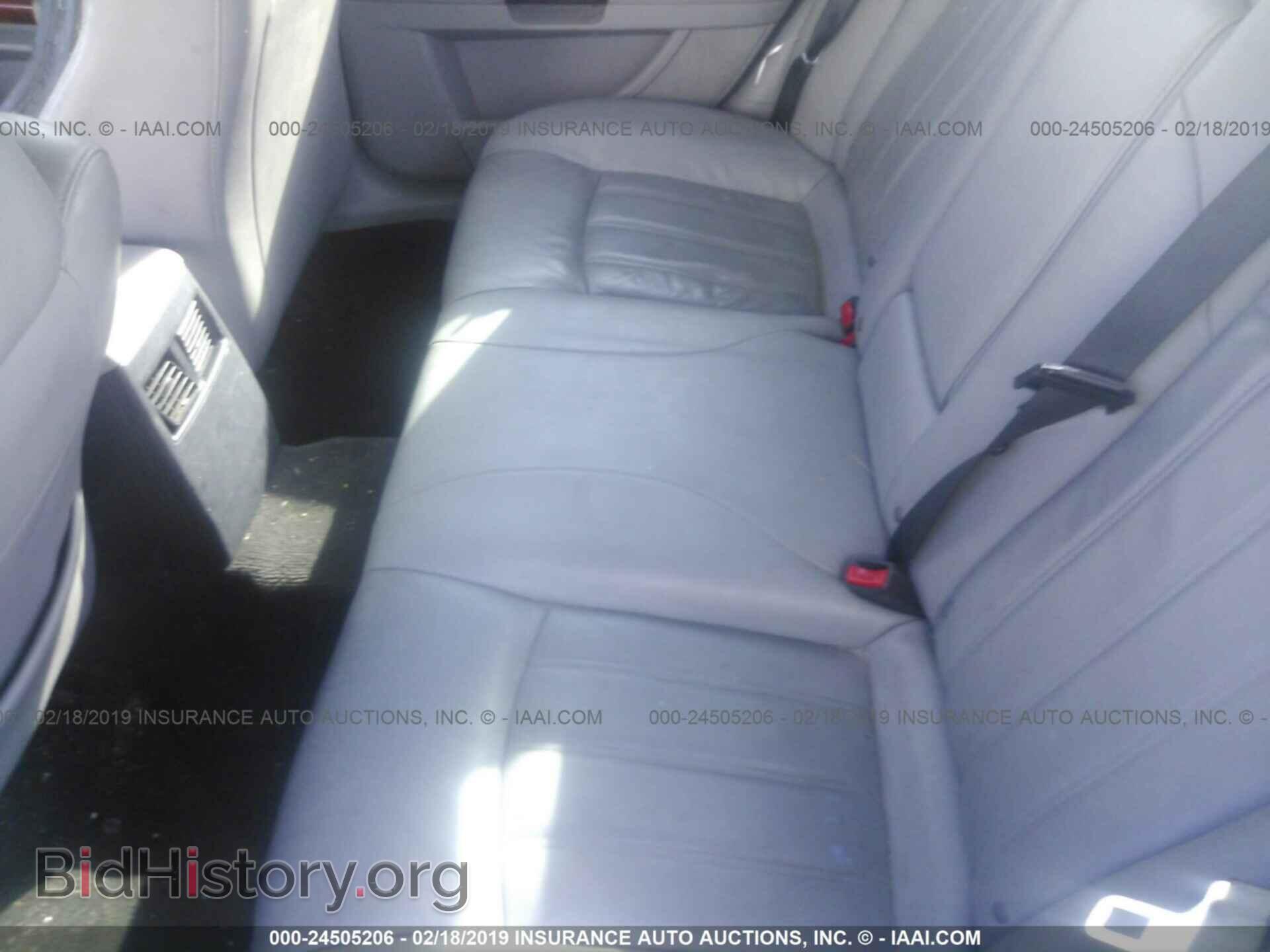 2006 CHRYSLER 300C - VIN: 2C3KA63H76H110238 - Фото 8