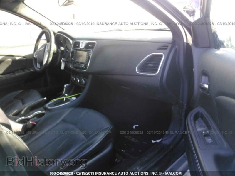 2012 Chrysler 200 (VIN 1C3CCBCBXCN305594) — photo 5 of 10