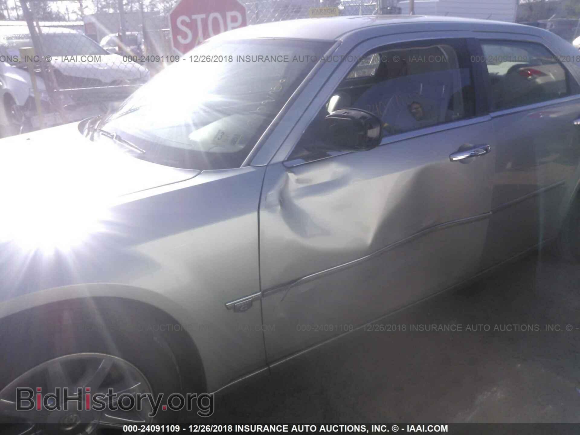2006 CHRYSLER 300C - VIN: 2C3KA63H46H299561 - Фото 6