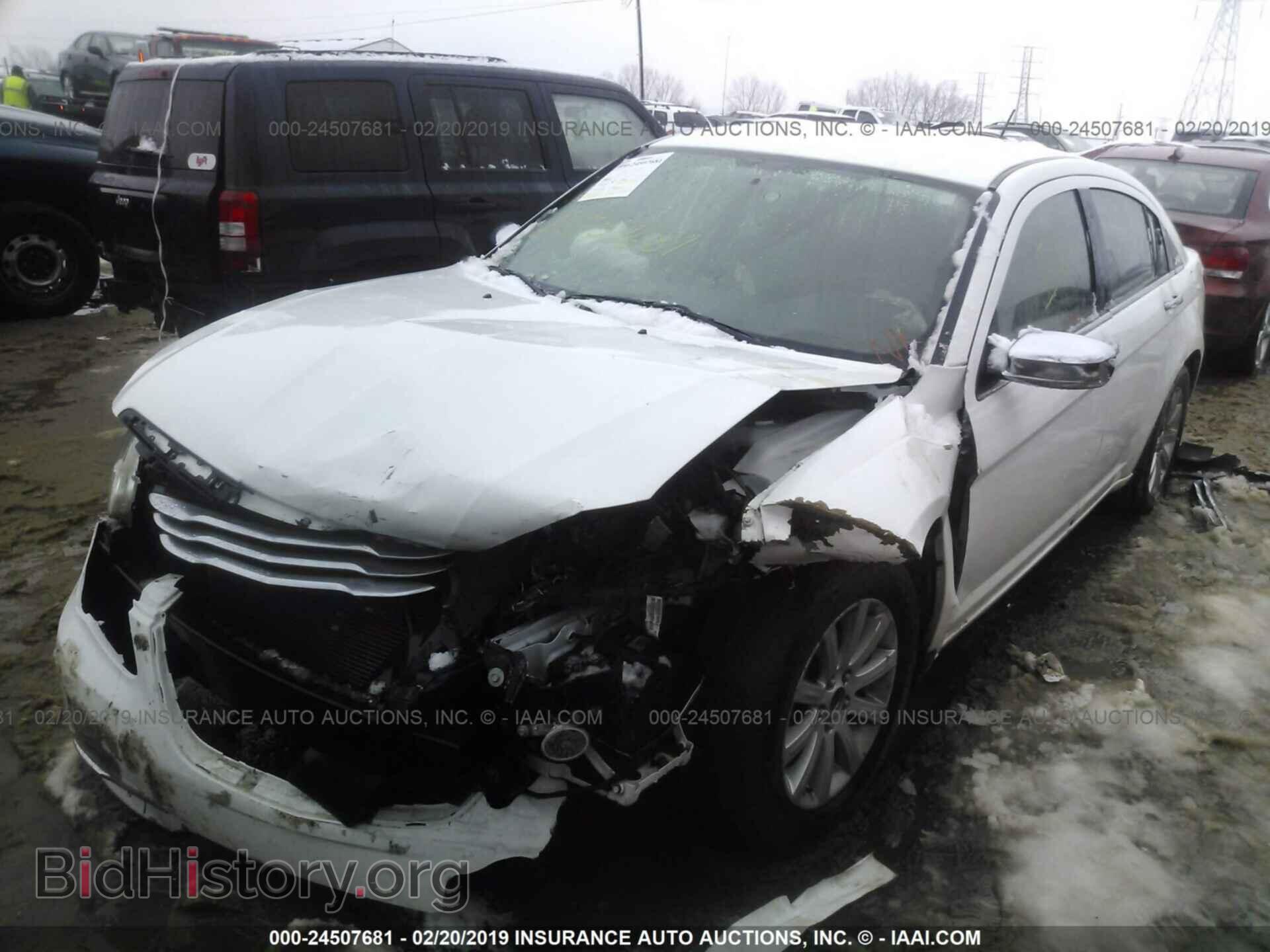 2014 CHRYSLER 200 - VIN: 1C3CCBCG2EN112161 - Фото 2