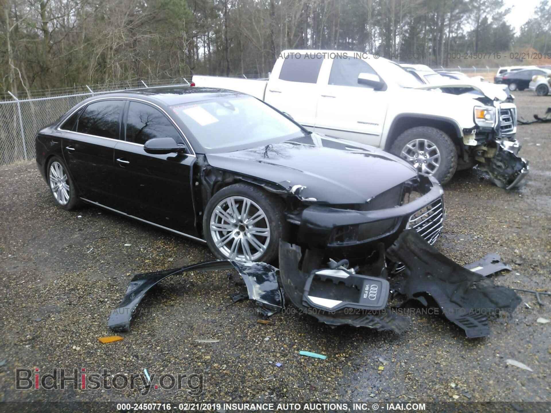 Photo WAURVAFDXBN019182 - AUDI A8 2011