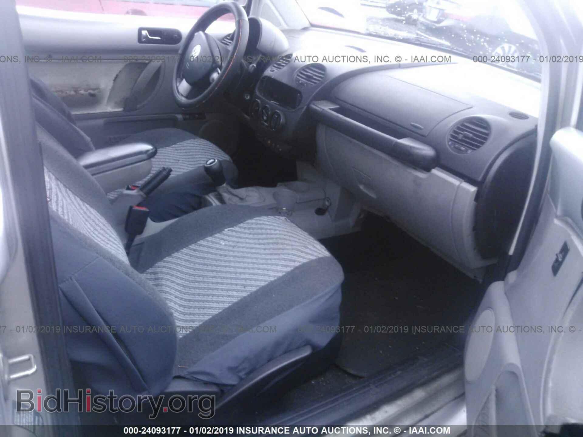 2000 VOLKSWAGEN NEW BEETLE - VIN: 3VWDD21C8YM461799 - Фото 5