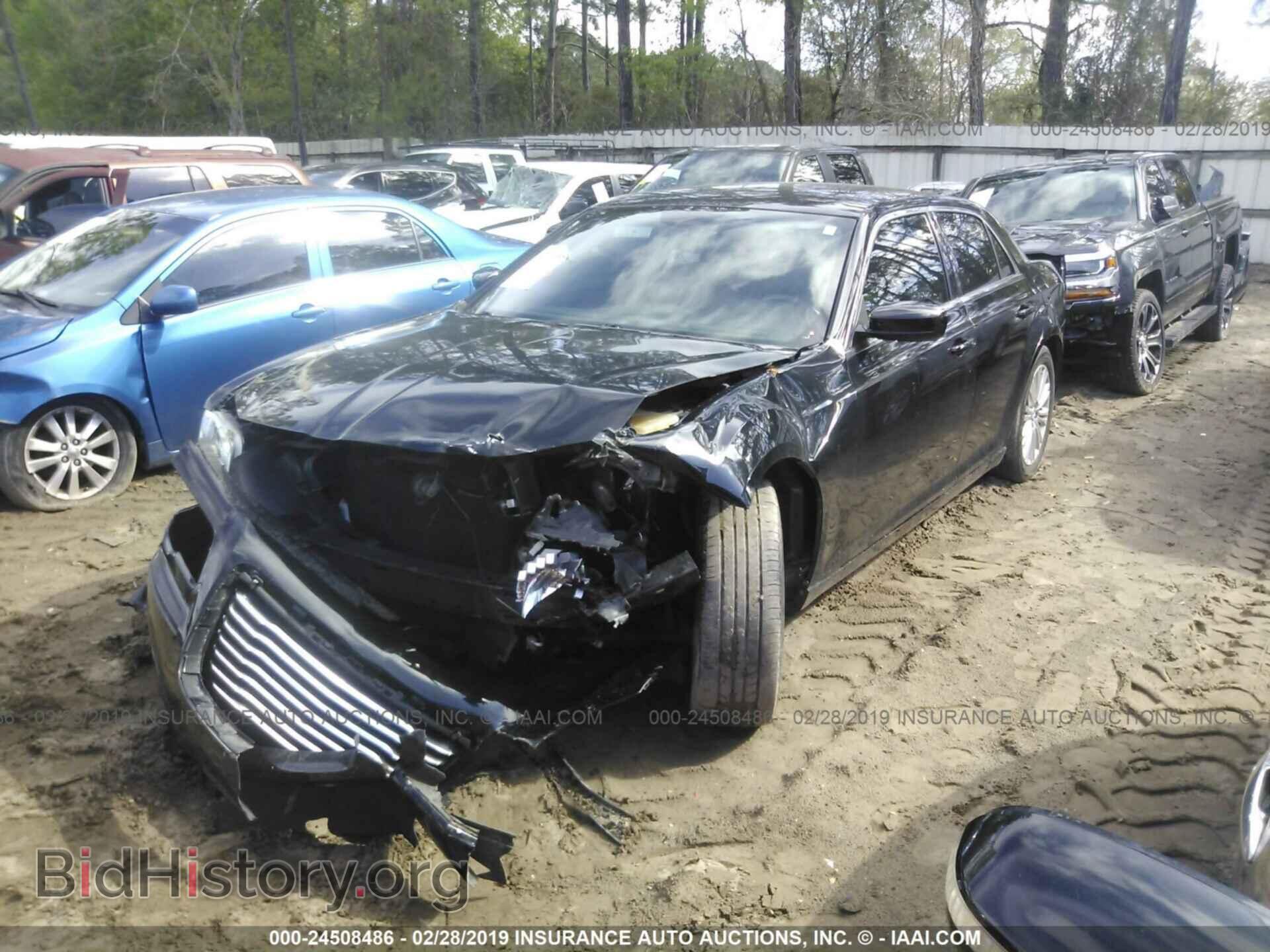 2014 CHRYSLER 300 - VIN: 2C3CCARG9EH209500 - Фото 2