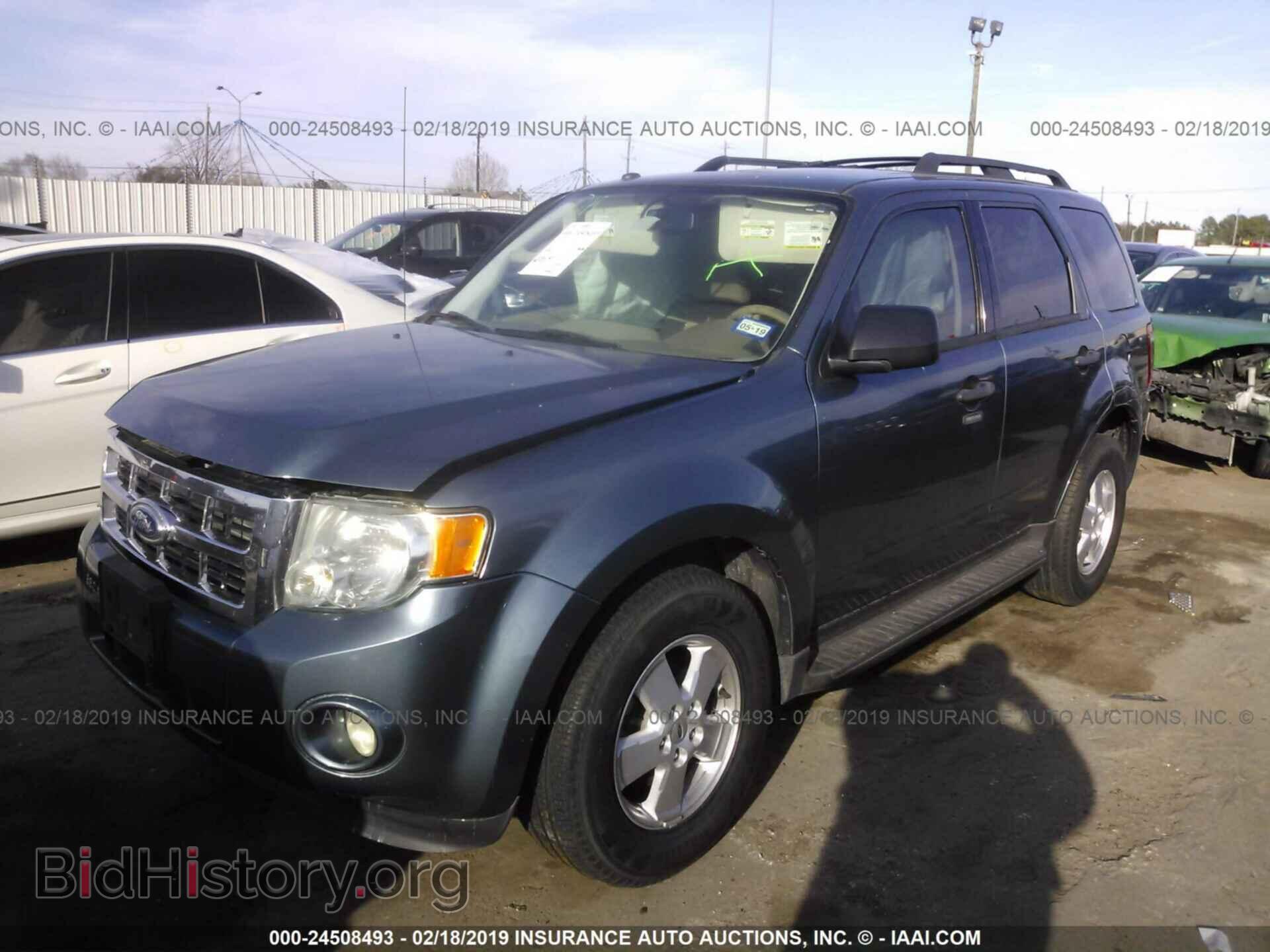 2011 FORD ESCAPE - VIN: 1FMCU0D72BKA07205 - Фото 2