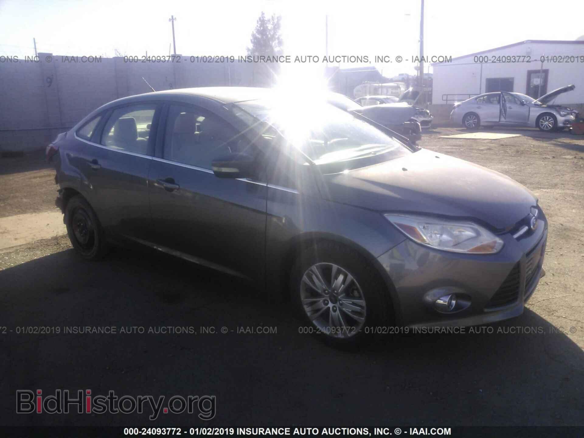 Photo 1FAHP3H28CL211140 - FORD FOCUS 2012